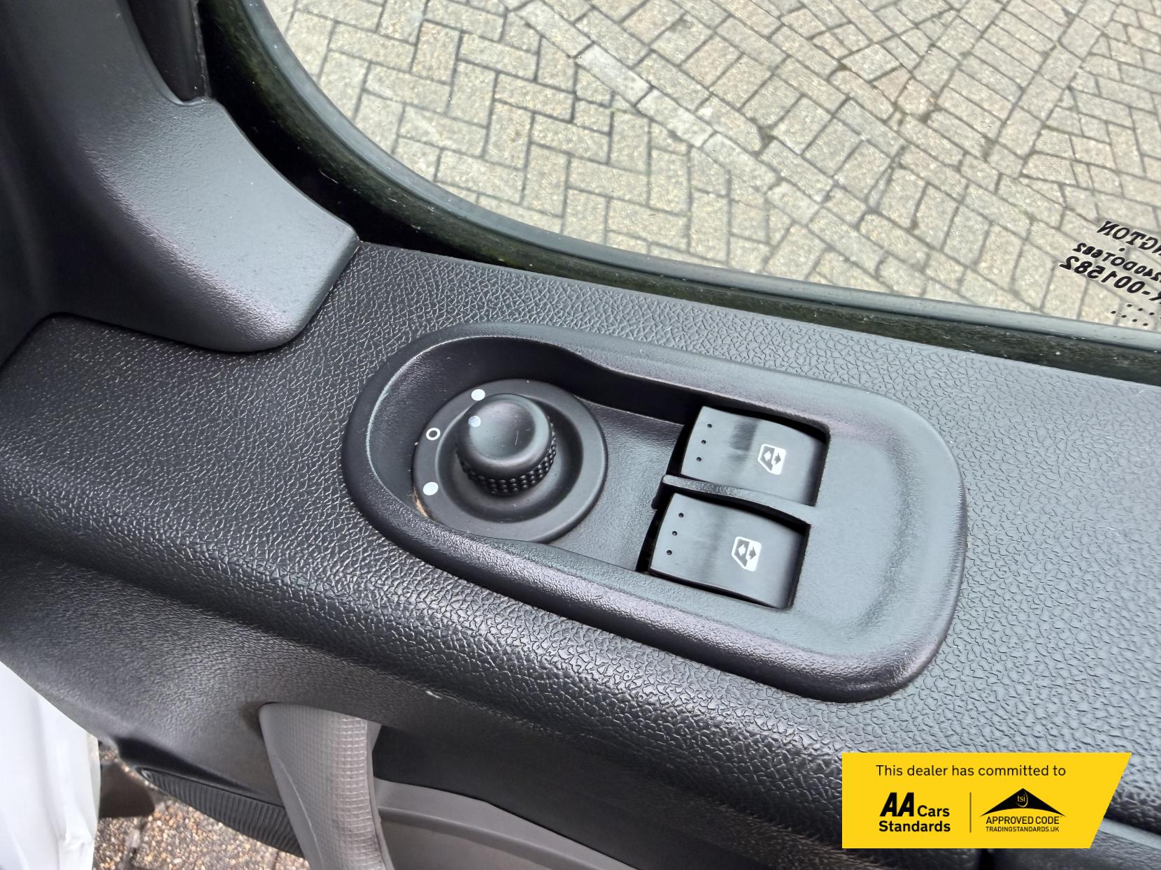 Nissan NV400 2.3 dCi 33 SE Panel Van 5dr Diesel Manual FWD L1 H1 Euro 6 (110 ps)