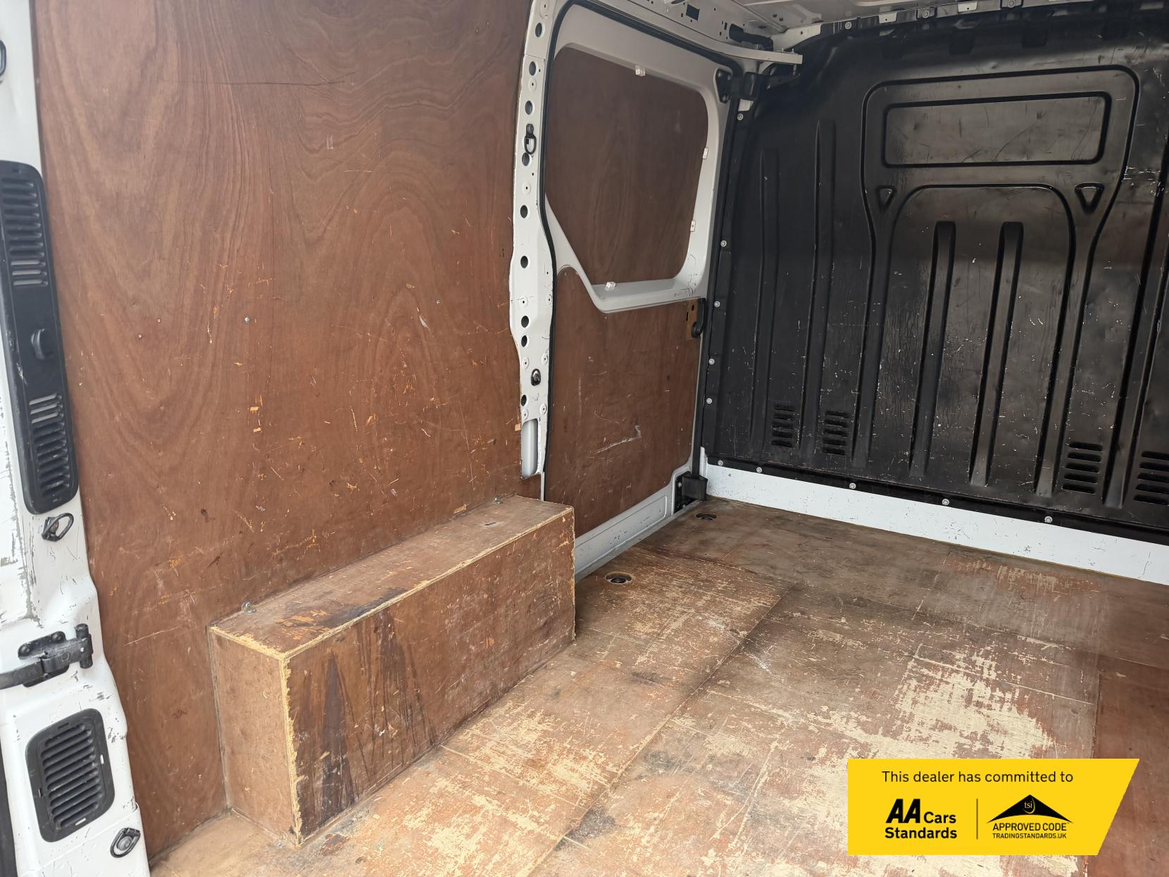 Nissan NV400 2.3 dCi 33 SE Panel Van 5dr Diesel Manual FWD L1 H1 Euro 6 (110 ps)