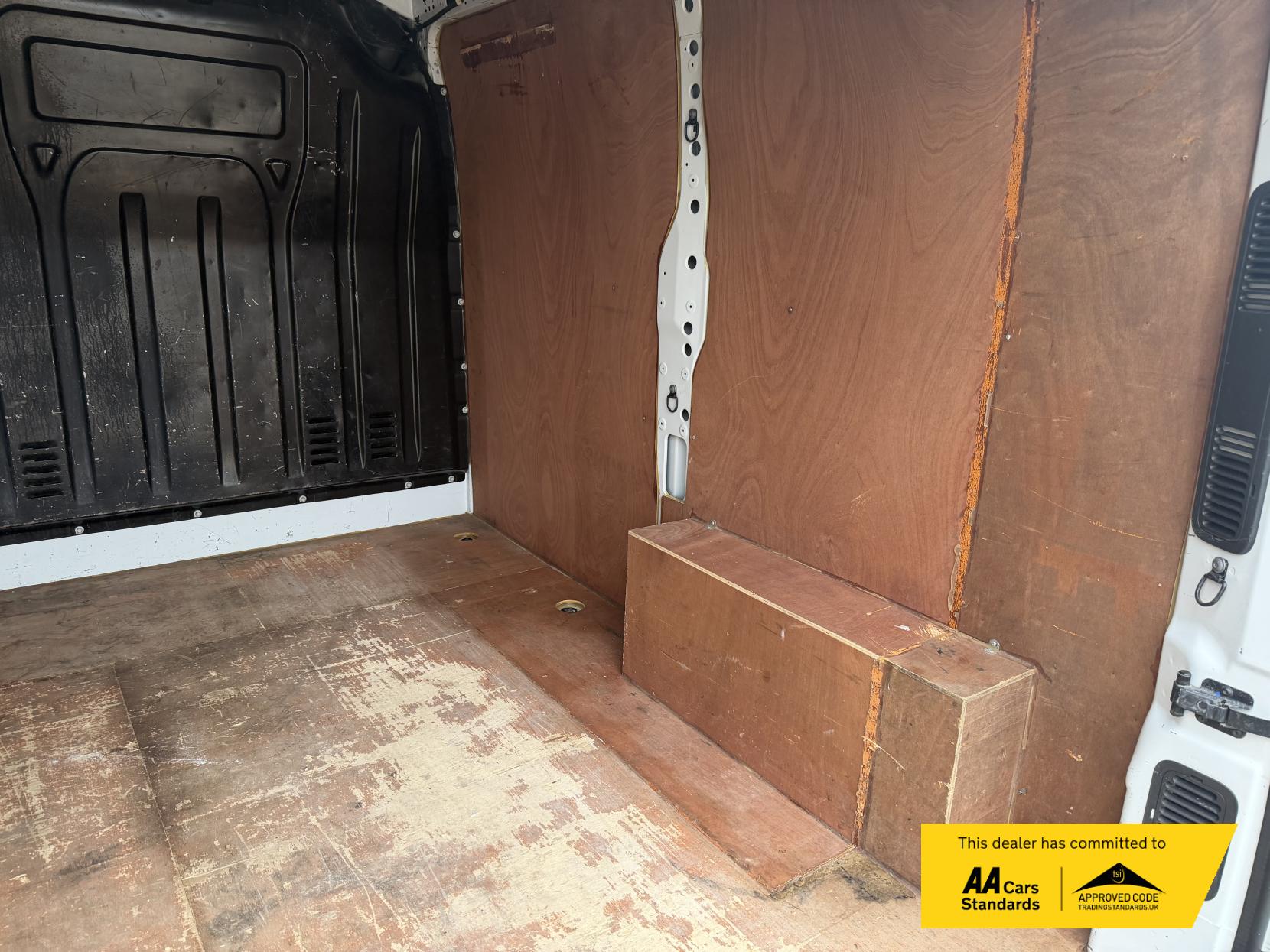 Nissan NV400 2.3 dCi 33 SE Panel Van 5dr Diesel Manual FWD L1 H1 Euro 6 (110 ps)