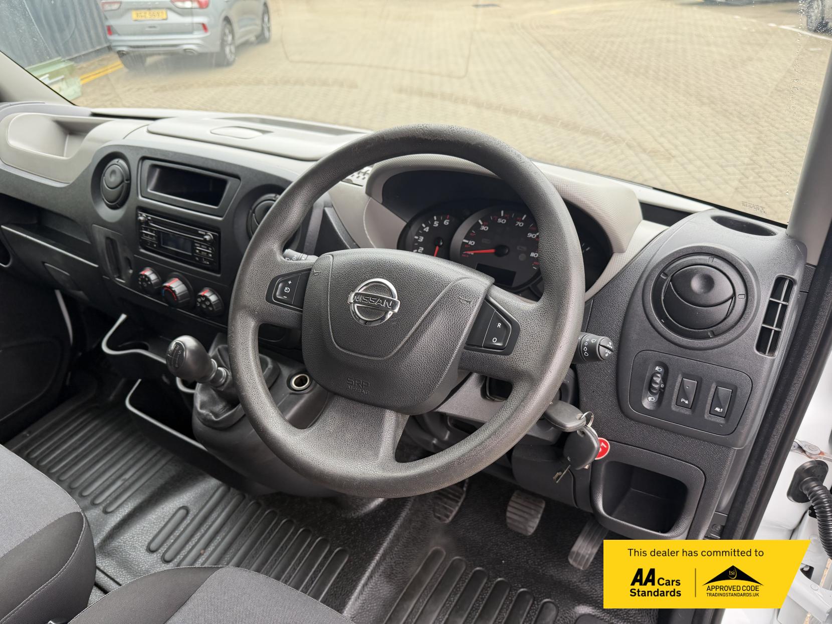 Nissan NV400 2.3 dCi 33 SE Panel Van 5dr Diesel Manual FWD L1 H1 Euro 6 (110 ps)