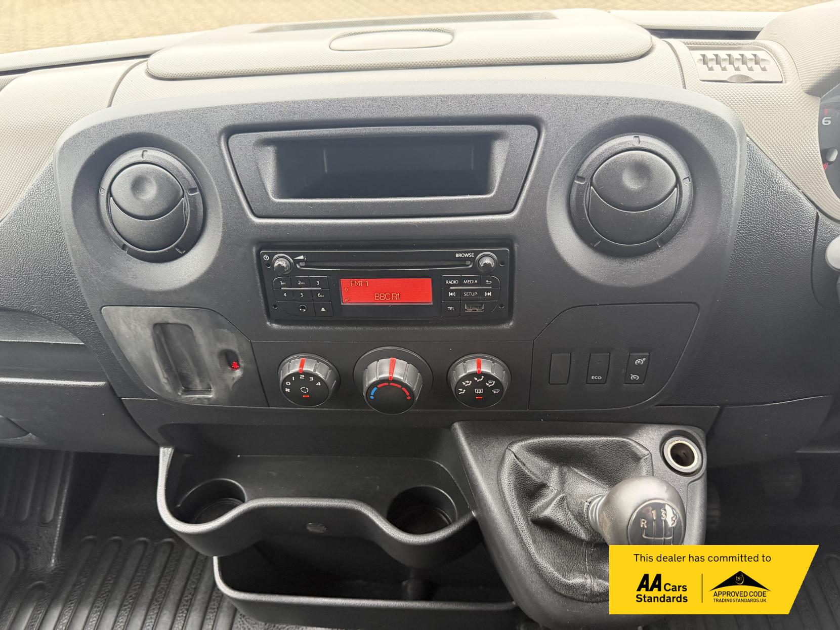 Nissan NV400 2.3 dCi 33 SE Panel Van 5dr Diesel Manual FWD L1 H1 Euro 6 (110 ps)