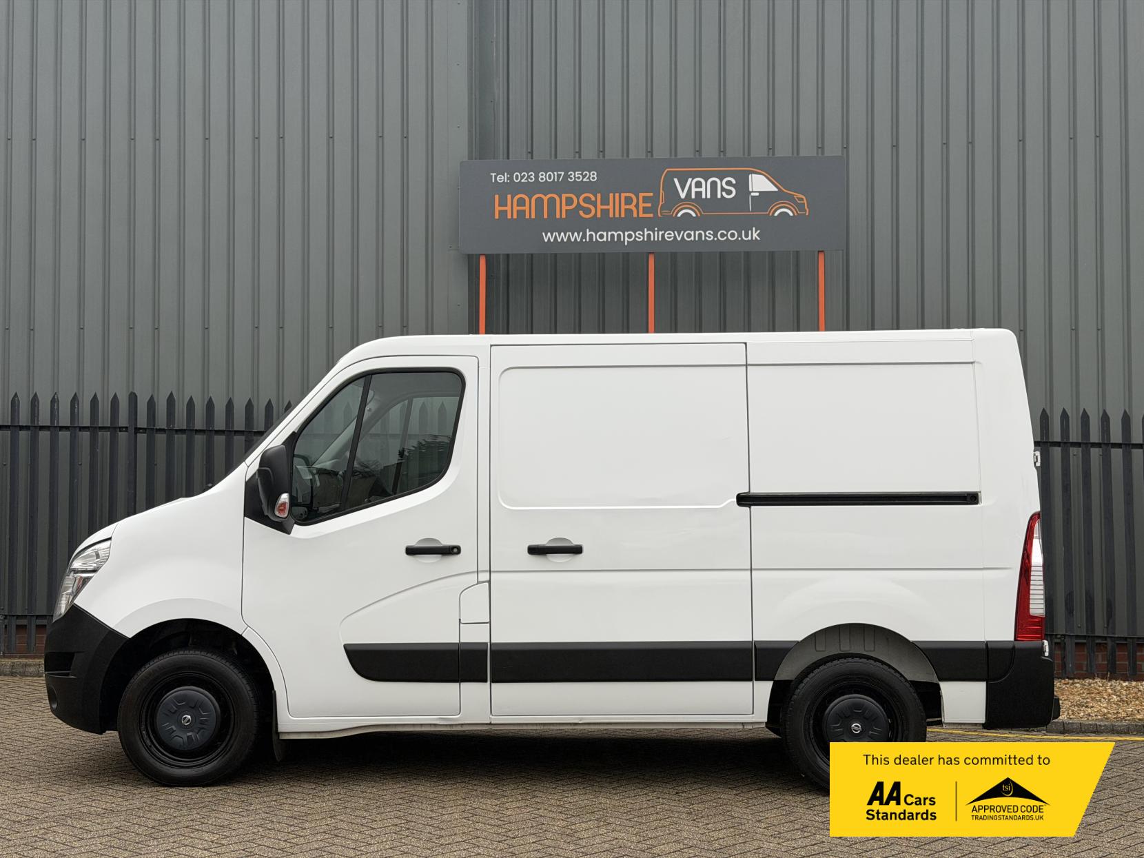 Nissan NV400 2.3 dCi 33 SE Panel Van 5dr Diesel Manual FWD L1 H1 Euro 6 (110 ps)