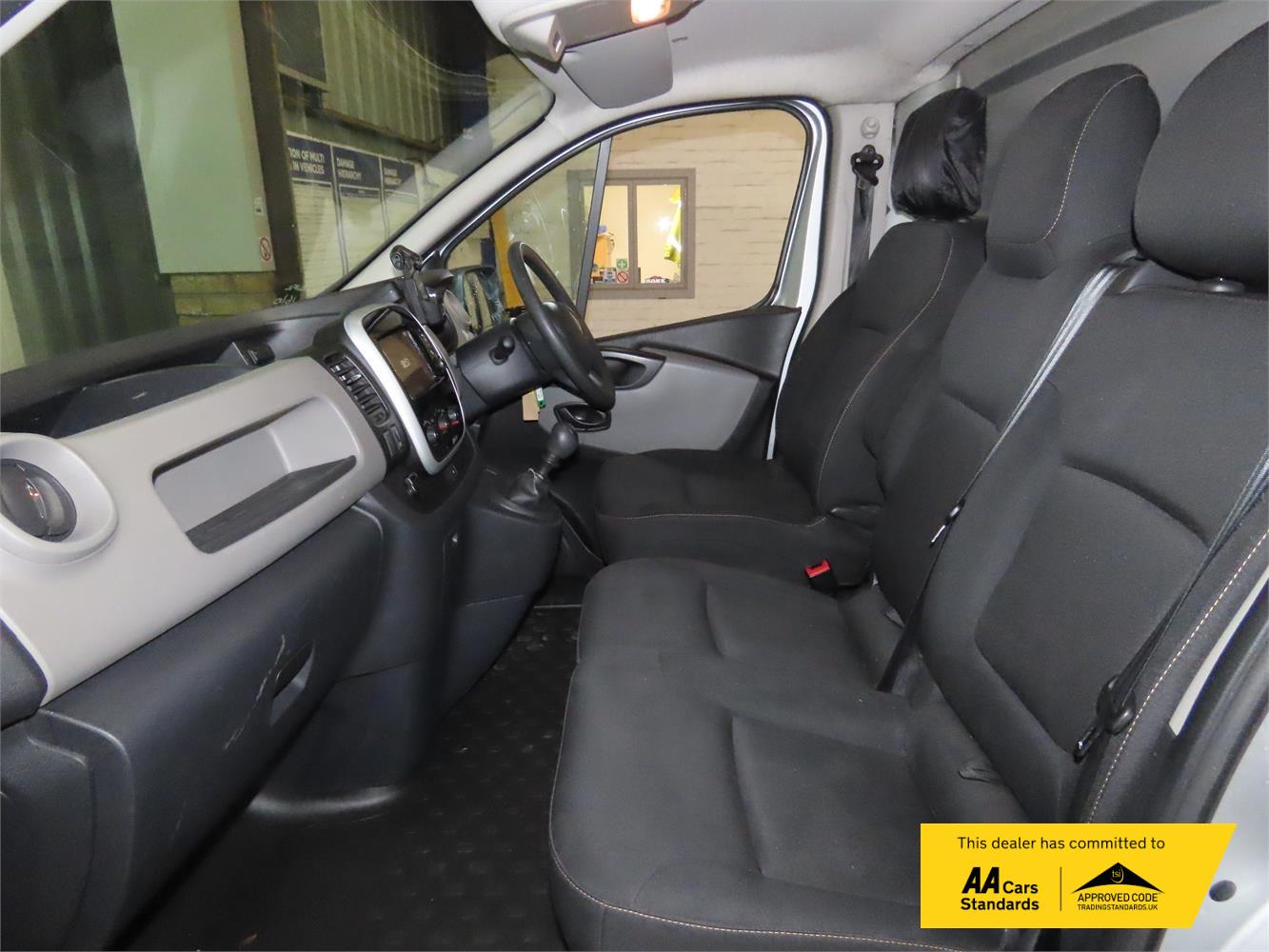 Renault Trafic 1.6 dCi ENERGY 29 Business+ Panel Van 5dr Diesel Manual LWB Standard Roof Euro 6 (s/s) (125 ps)