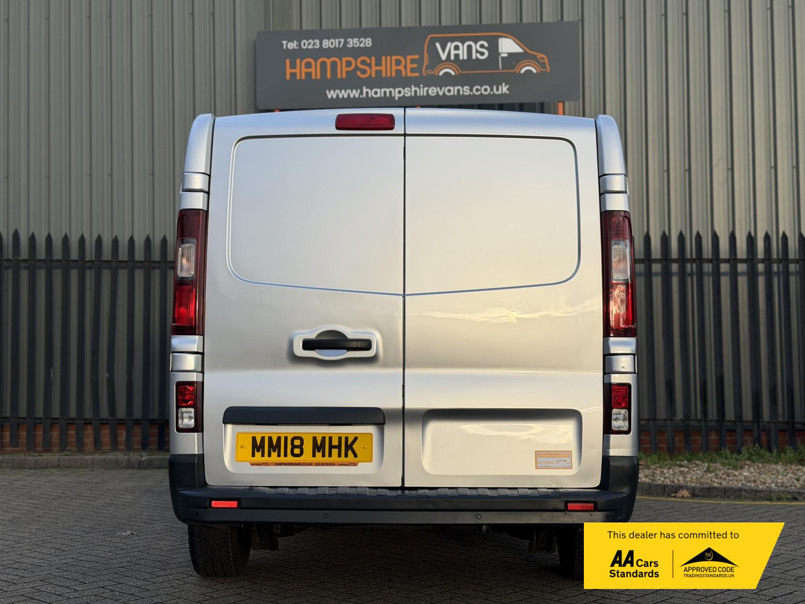 Renault Trafic 1.6 dCi ENERGY 29 Business+ Panel Van 5dr Diesel Manual LWB Standard Roof Euro 6 (s/s) (125 ps)