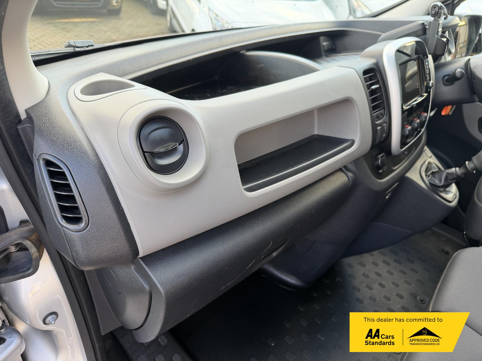 Renault Trafic 1.6 dCi ENERGY 29 Business+ Panel Van 5dr Diesel Manual LWB Standard Roof Euro 6 (s/s) (125 ps)