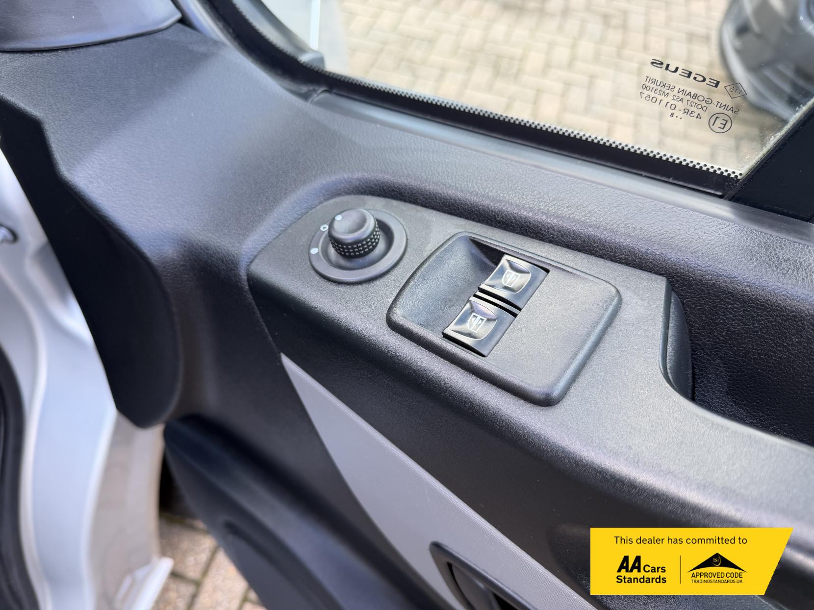 Renault Trafic 1.6 dCi ENERGY 29 Business+ Panel Van 5dr Diesel Manual LWB Standard Roof Euro 6 (s/s) (125 ps)