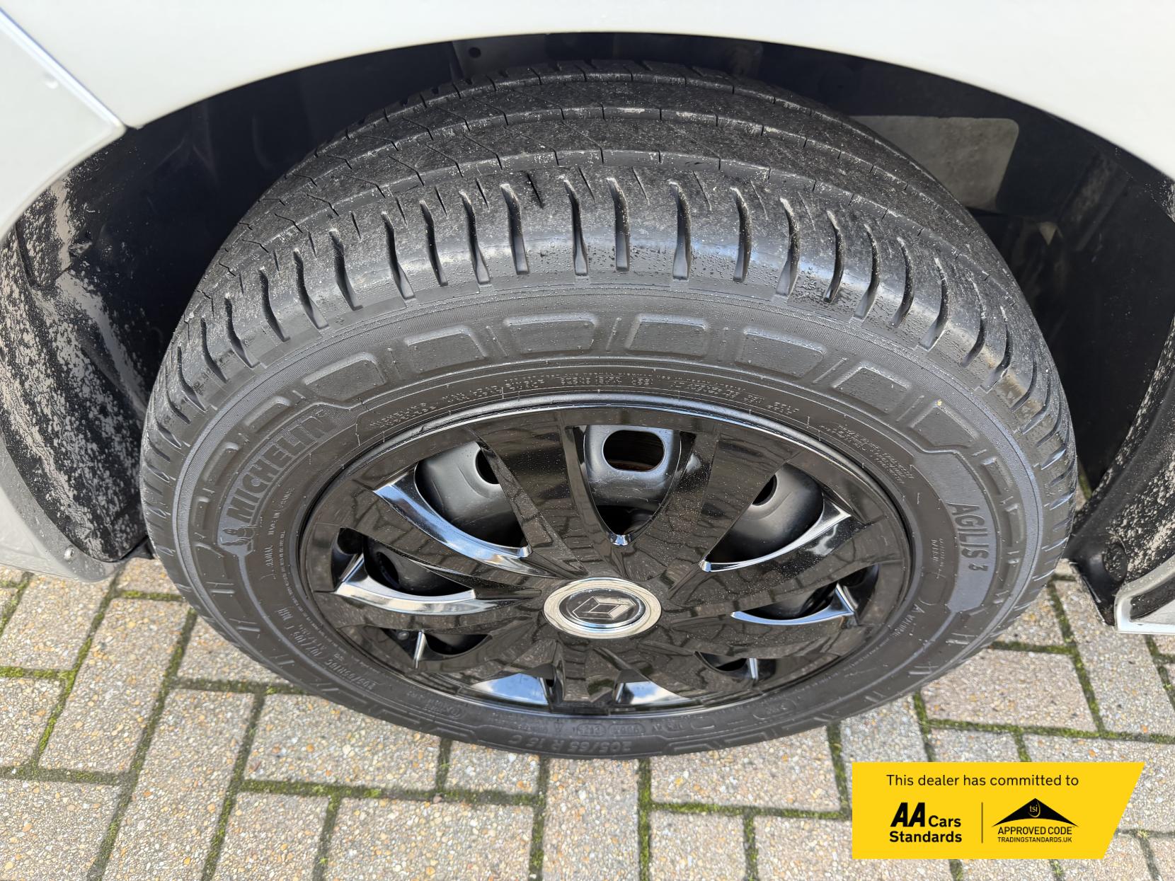 Renault Trafic 1.6 dCi ENERGY 29 Business+ Panel Van 5dr Diesel Manual LWB Standard Roof Euro 6 (s/s) (125 ps)