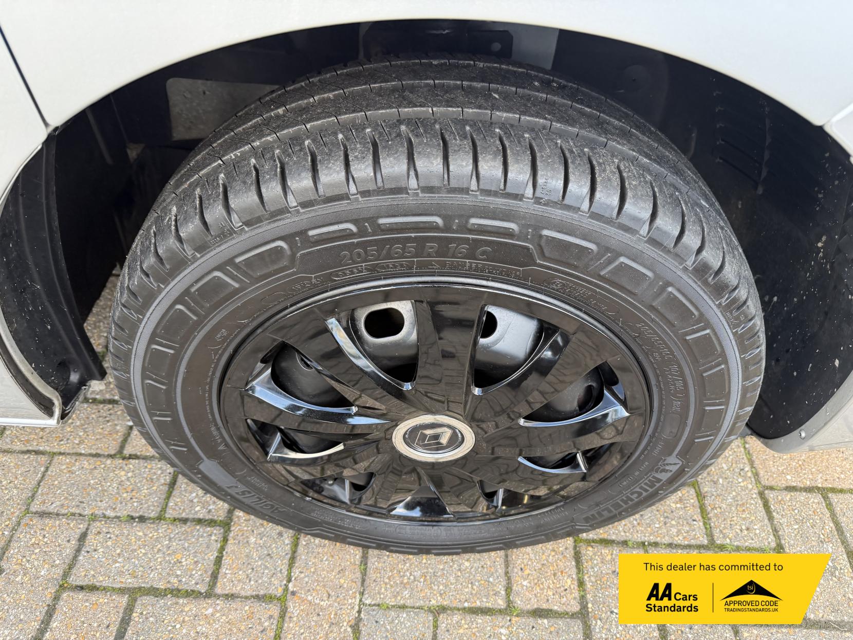 Renault Trafic 1.6 dCi ENERGY 29 Business+ Panel Van 5dr Diesel Manual LWB Standard Roof Euro 6 (s/s) (125 ps)