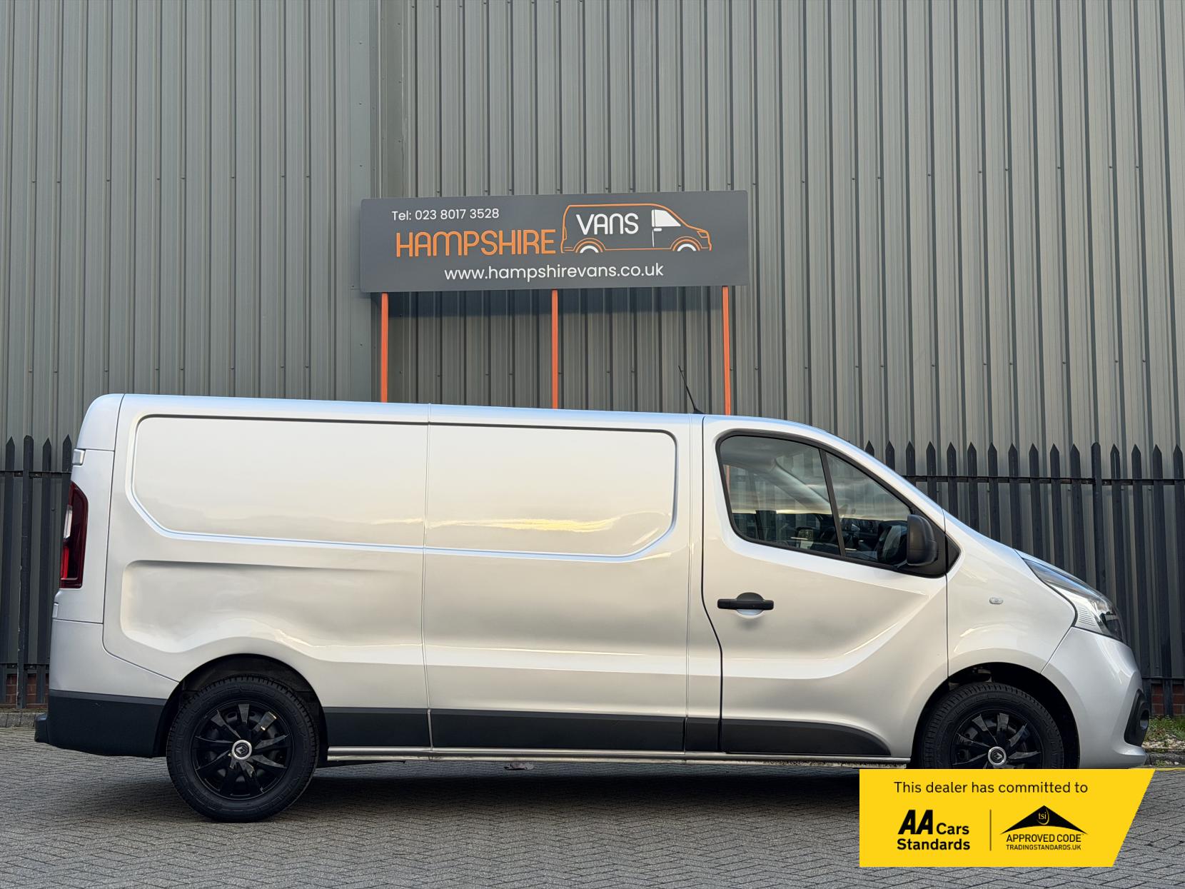 Renault Trafic 1.6 dCi ENERGY 29 Business+ Panel Van 5dr Diesel Manual LWB Standard Roof Euro 6 (s/s) (125 ps)