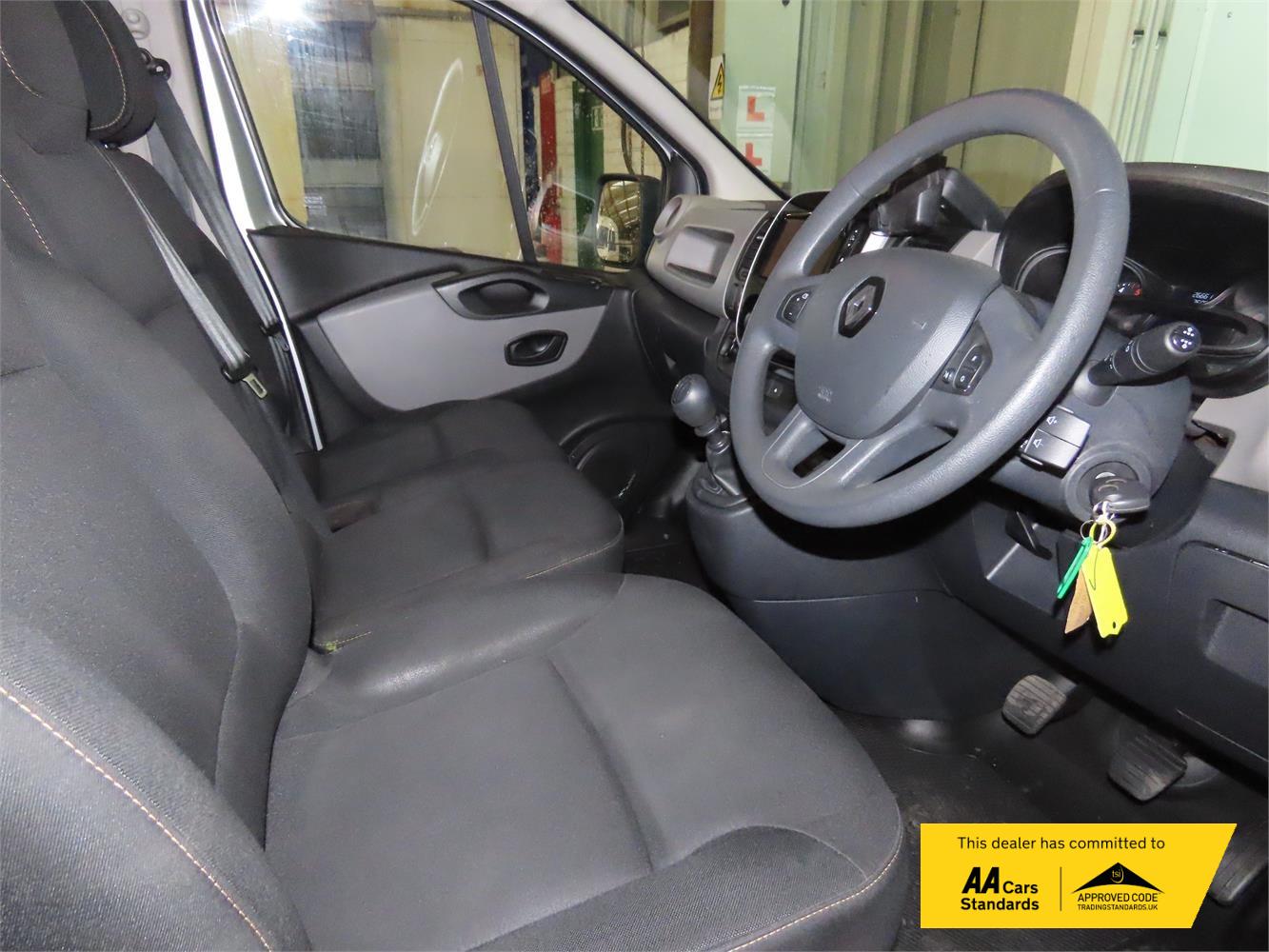 Renault Trafic 1.6 dCi ENERGY 29 Business+ Panel Van 5dr Diesel Manual LWB Standard Roof Euro 6 (s/s) (125 ps)