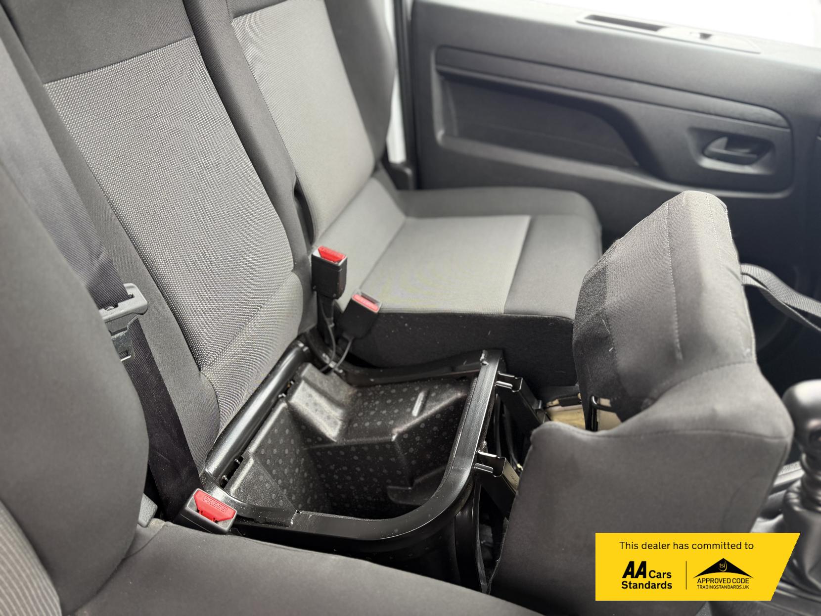 Vauxhall Vivaro 1.5 Turbo D 2900 Pro Panel Van 6dr Diesel Manual L2 H1 Euro 6 (s/s) (100 ps)