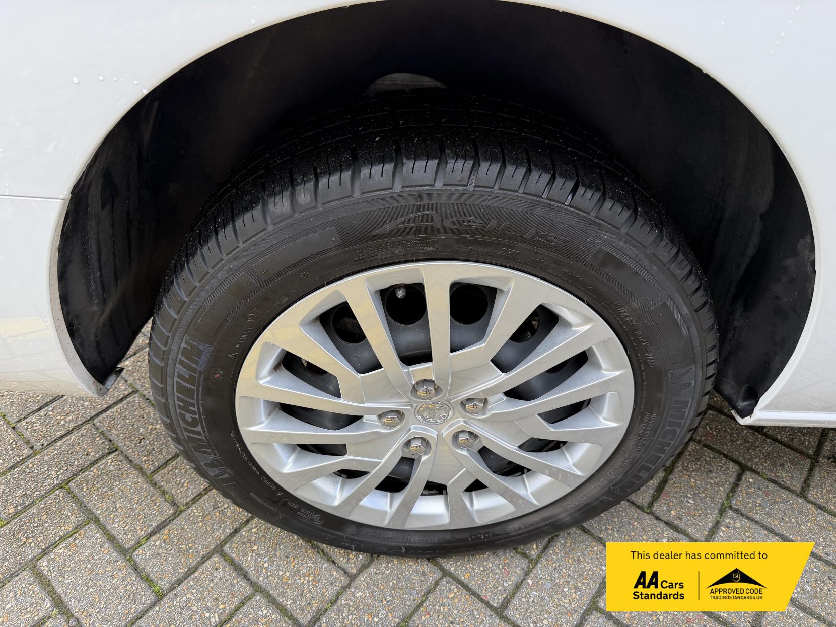 Vauxhall Vivaro 1.5 Turbo D 2900 Pro Panel Van 6dr Diesel Manual L2 H1 Euro 6 (s/s) (100 ps)