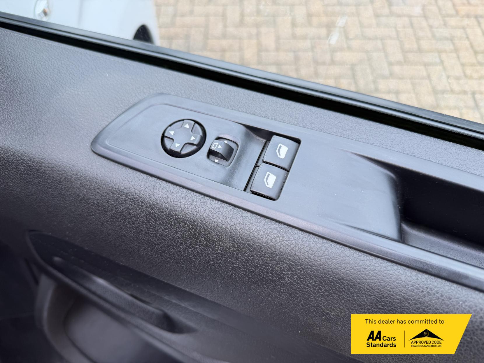 Vauxhall Vivaro 1.5 Turbo D 2900 Pro Panel Van 6dr Diesel Manual L2 H1 Euro 6 (s/s) (100 ps)