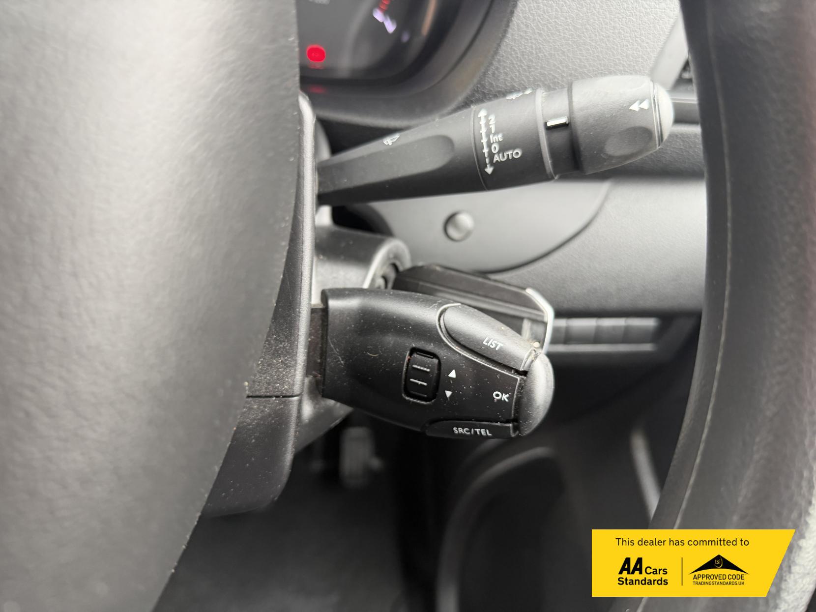 Vauxhall Vivaro 1.5 Turbo D 2900 Pro Panel Van 6dr Diesel Manual L2 H1 Euro 6 (s/s) (100 ps)