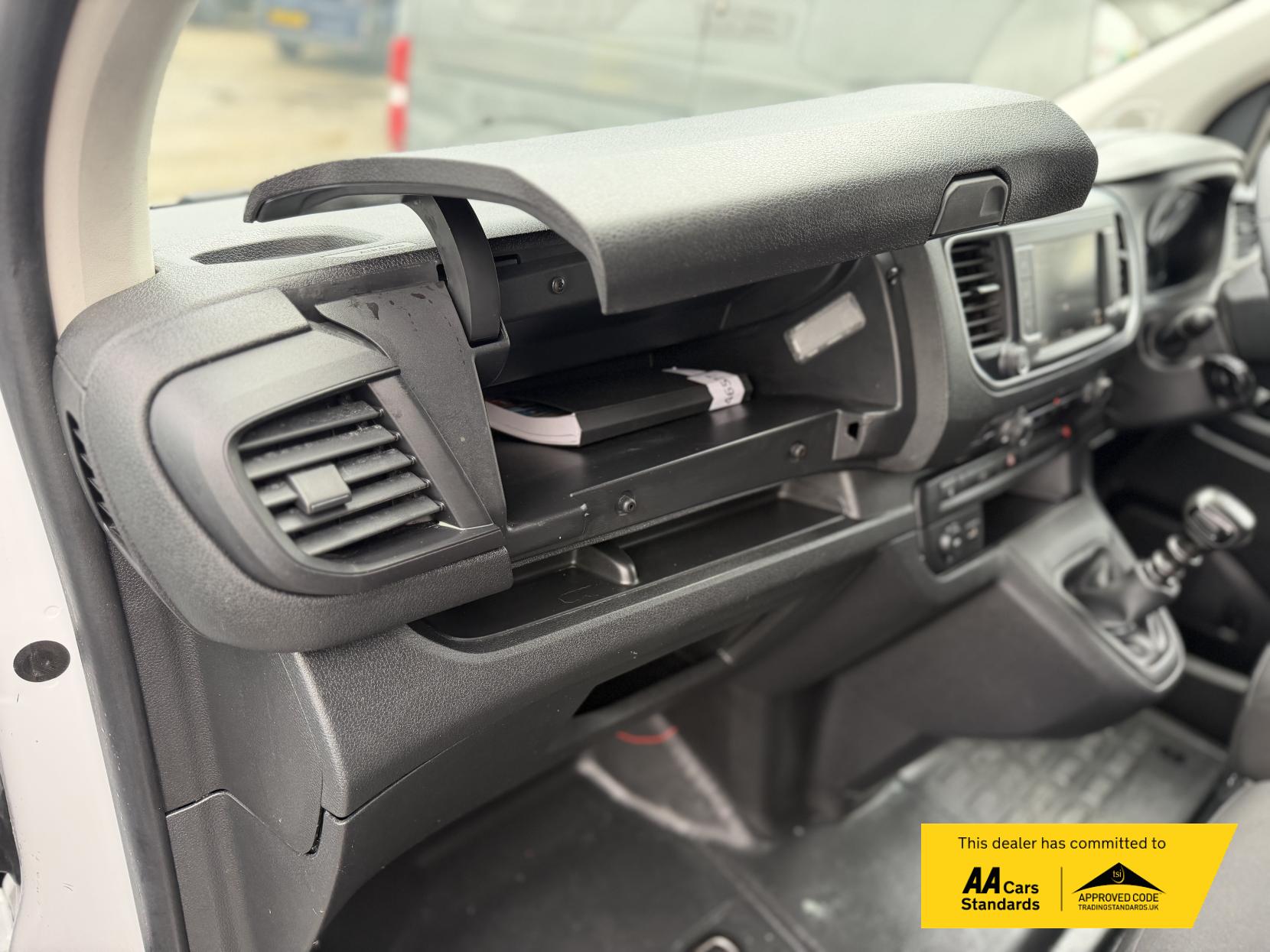 Vauxhall Vivaro 1.5 Turbo D 2900 Pro Panel Van 6dr Diesel Manual L2 H1 Euro 6 (s/s) (100 ps)