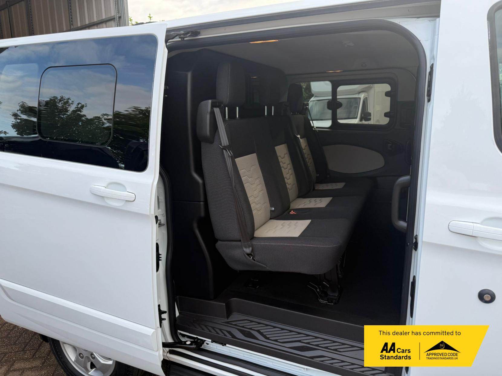 Ford Transit Custom 2.0 TDCi 310 Limited Combi Van 6dr Diesel Automatic L1 H1 (169 g/km, 168 bhp)