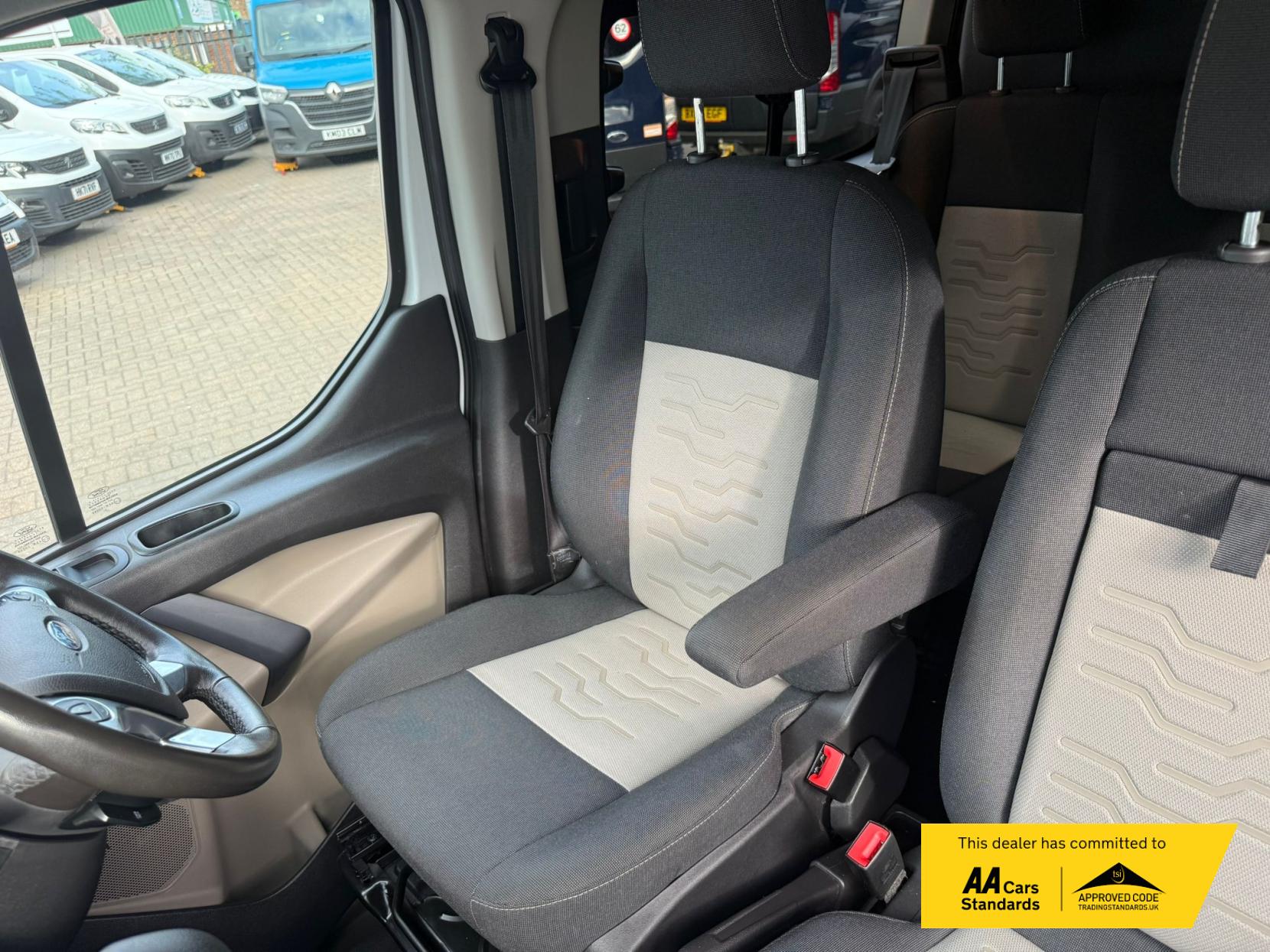 Ford Transit Custom 2.0 TDCi 310 Limited Combi Van 6dr Diesel Automatic L1 H1 (169 g/km, 168 bhp)