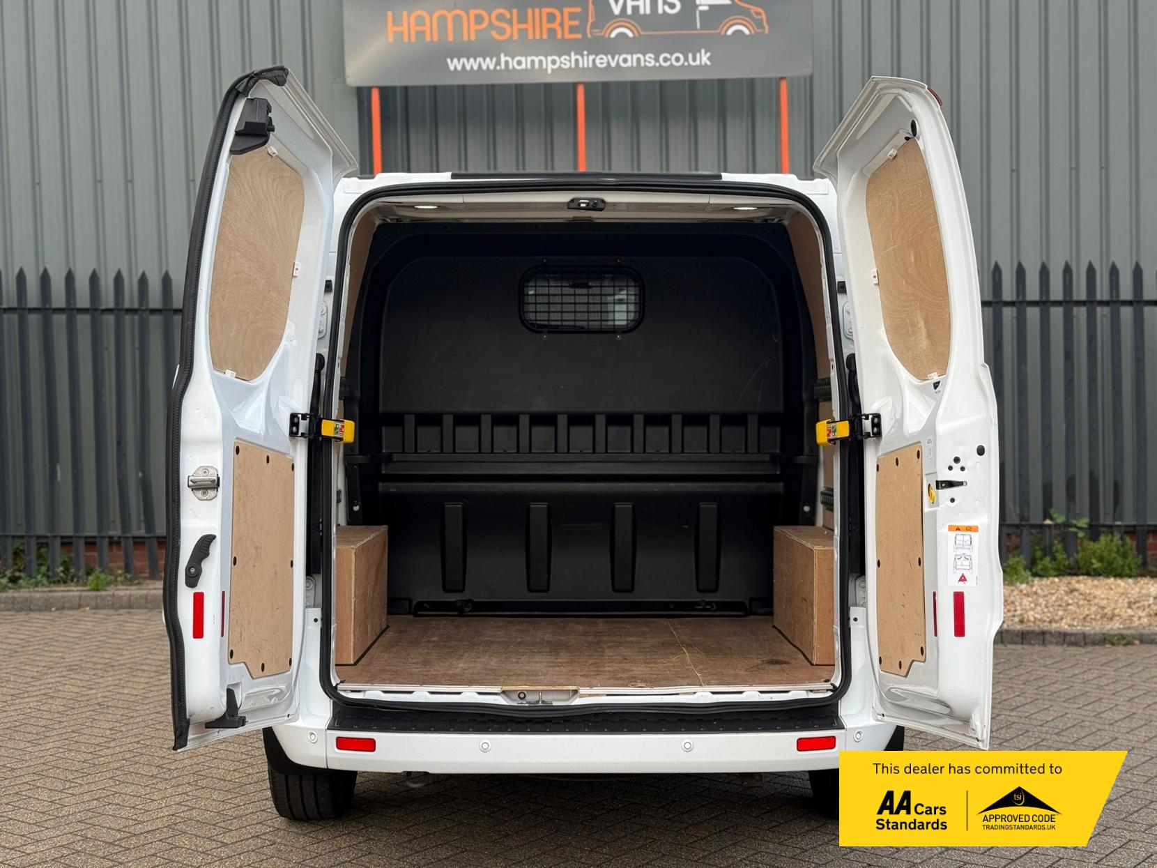 Ford Transit Custom 2.0 TDCi 310 Limited Combi Van 6dr Diesel Automatic L1 H1 (169 g/km, 168 bhp)