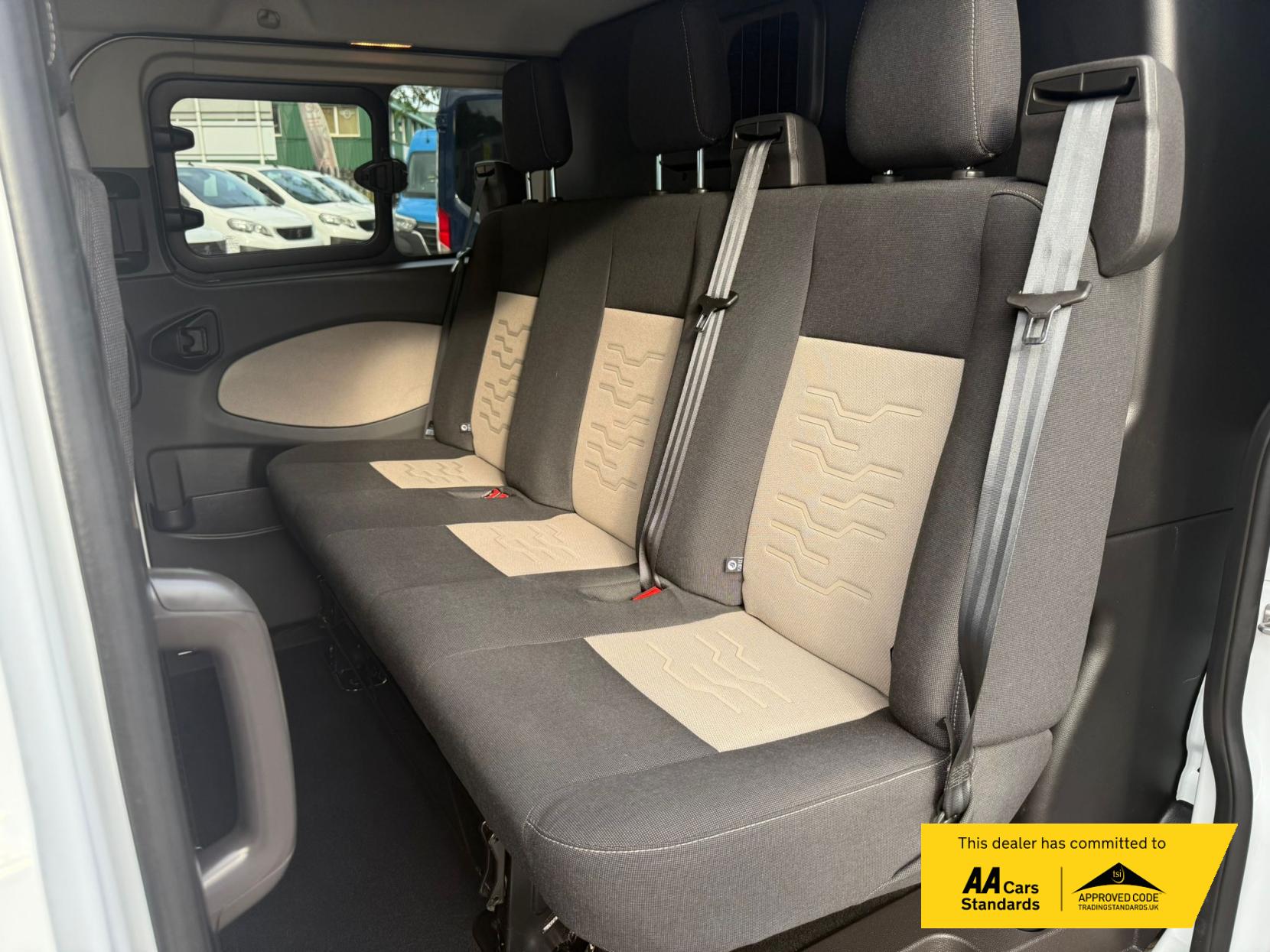 Ford Transit Custom 2.0 TDCi 310 Limited Combi Van 6dr Diesel Automatic L1 H1 (169 g/km, 168 bhp)
