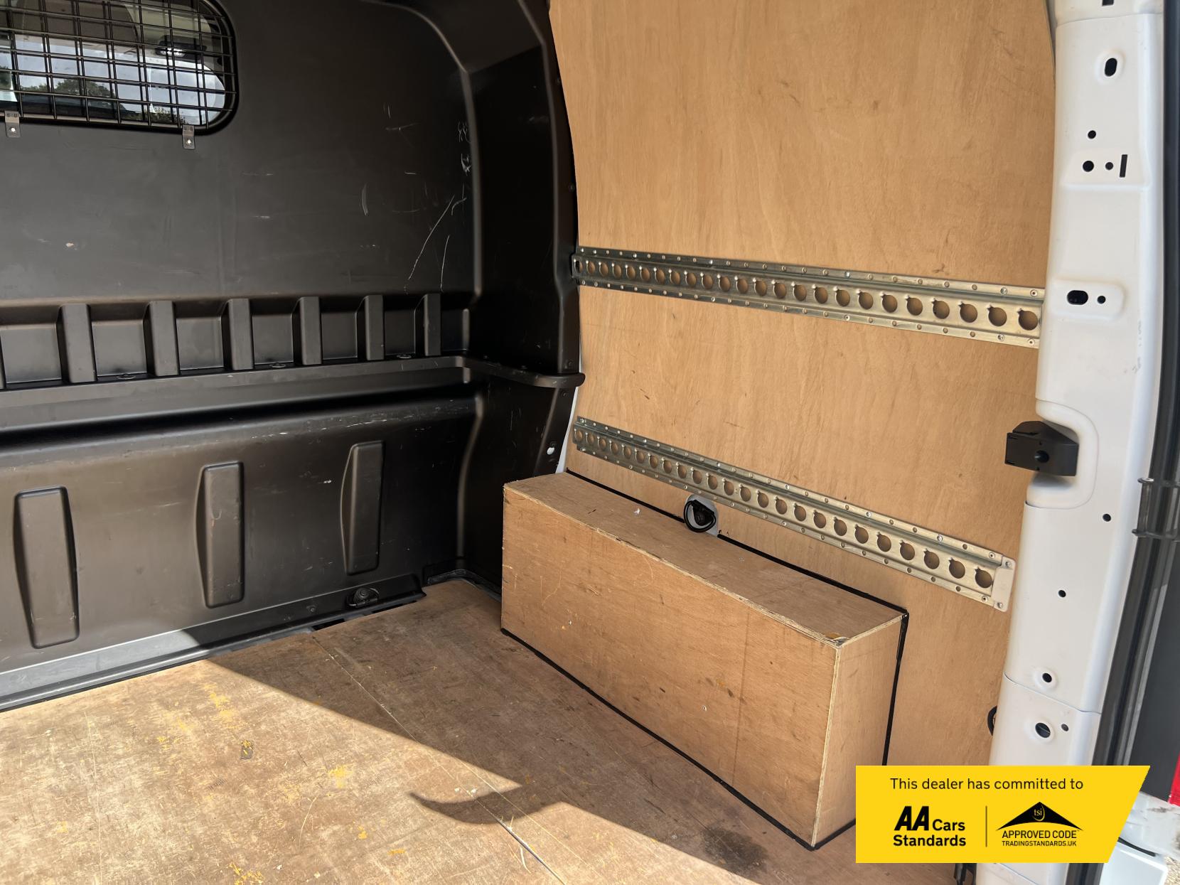 Ford Transit Custom 2.0 TDCi 310 Limited Combi Van 6dr Diesel Automatic L1 H1 (169 g/km, 168 bhp)