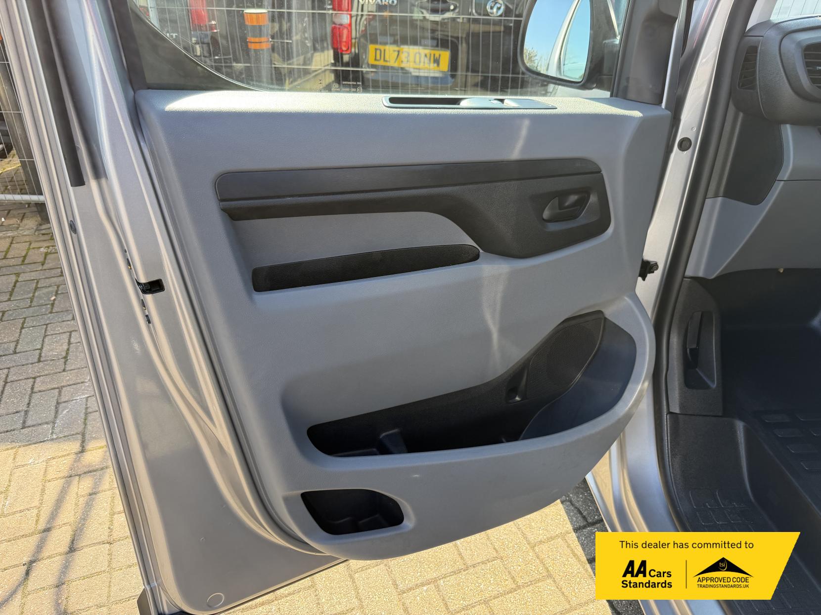 Peugeot Expert 1.5 BlueHDi 1000 Professional Compact Panel Van 6dr Diesel Manual SWB Euro 6 (s/s) (100 bhp)