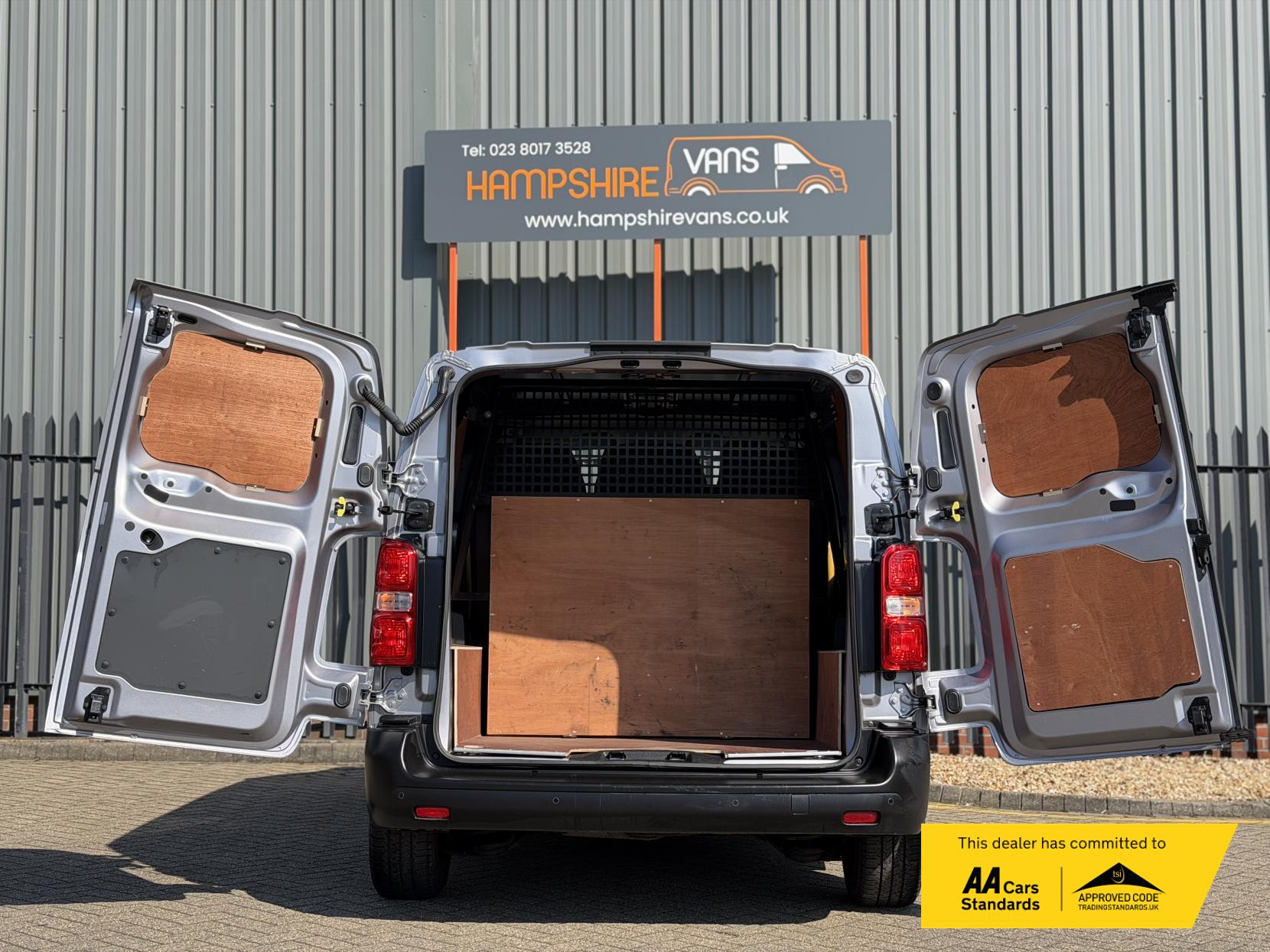 Peugeot Expert 1.5 BlueHDi 1000 Professional Compact Panel Van 6dr Diesel Manual SWB Euro 6 (s/s) (100 bhp)