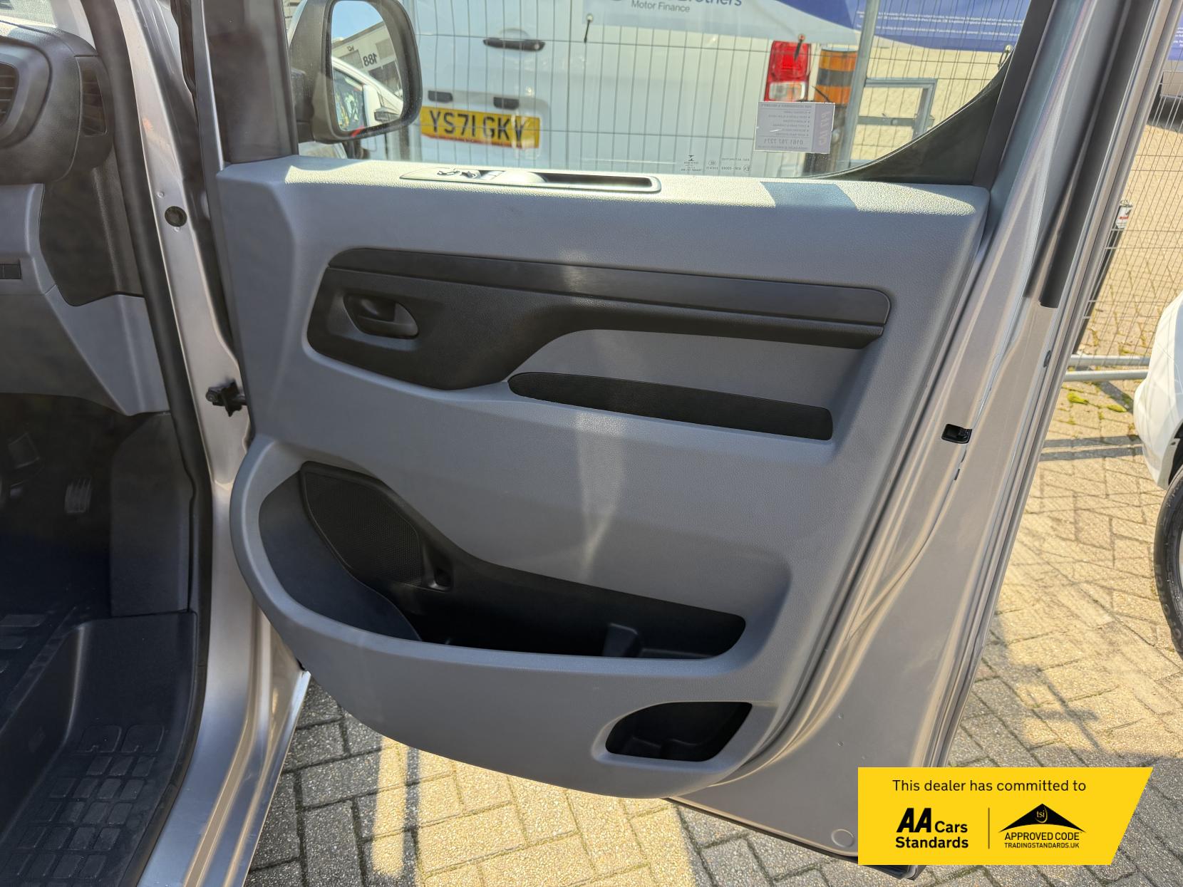 Peugeot Expert 1.5 BlueHDi 1000 Professional Compact Panel Van 6dr Diesel Manual SWB Euro 6 (s/s) (100 bhp)