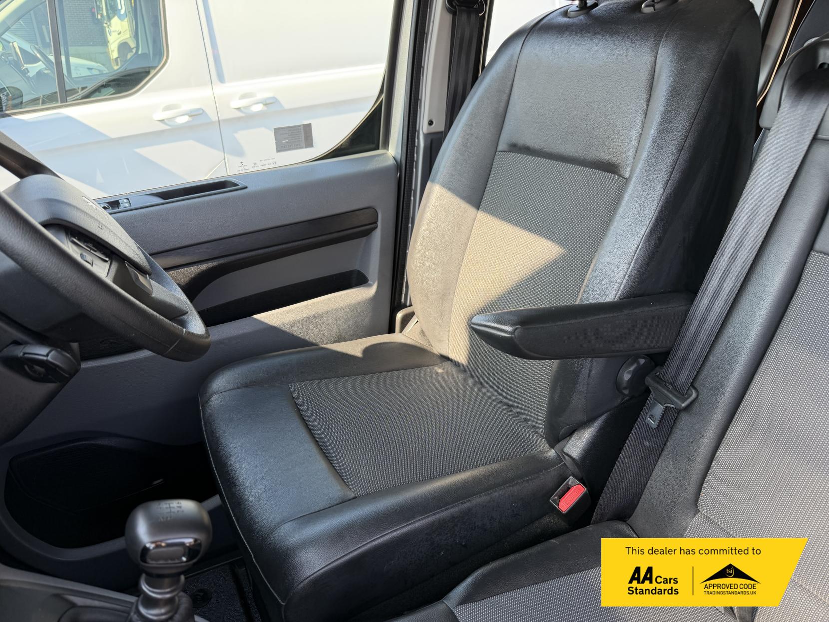 Peugeot Expert 1.5 BlueHDi 1000 Professional Compact Panel Van 6dr Diesel Manual SWB Euro 6 (s/s) (100 bhp)