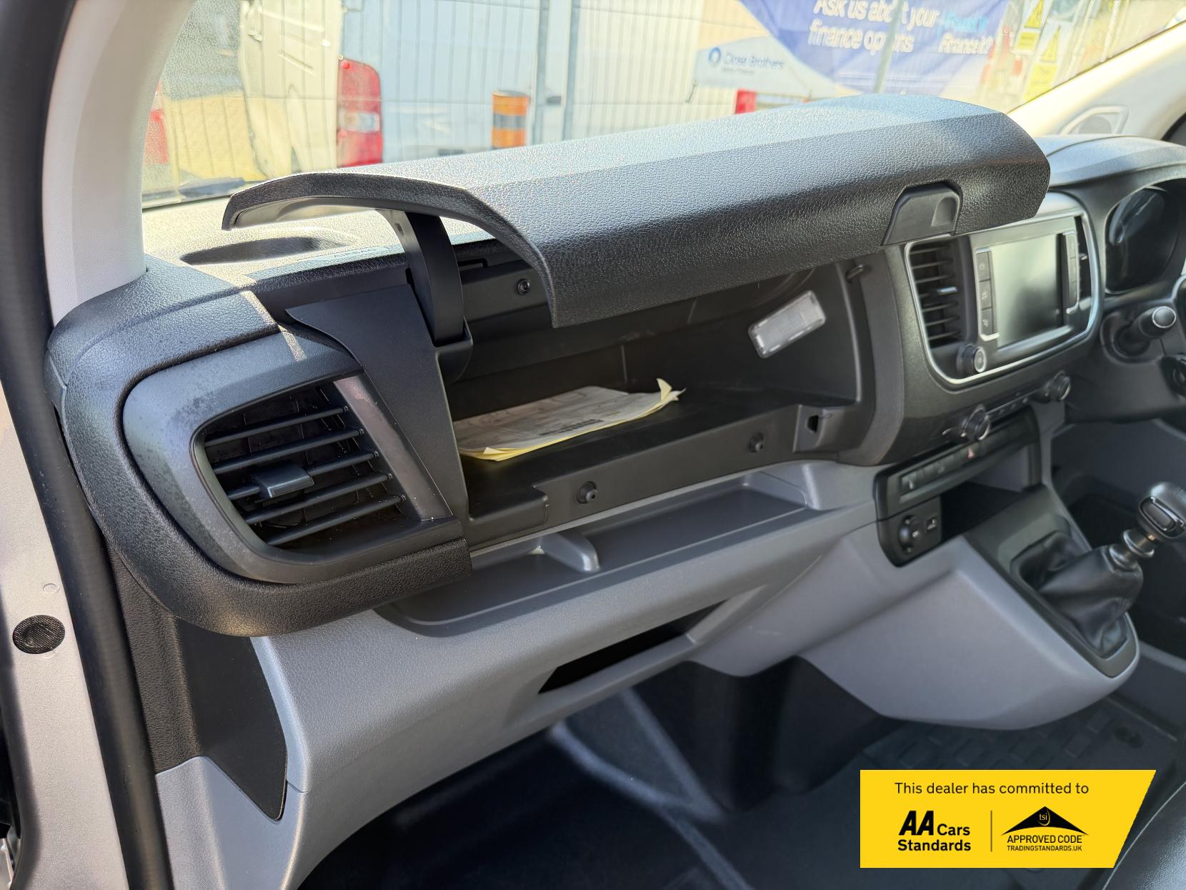 Peugeot Expert 1.5 BlueHDi 1000 Professional Compact Panel Van 6dr Diesel Manual SWB Euro 6 (s/s) (100 bhp)