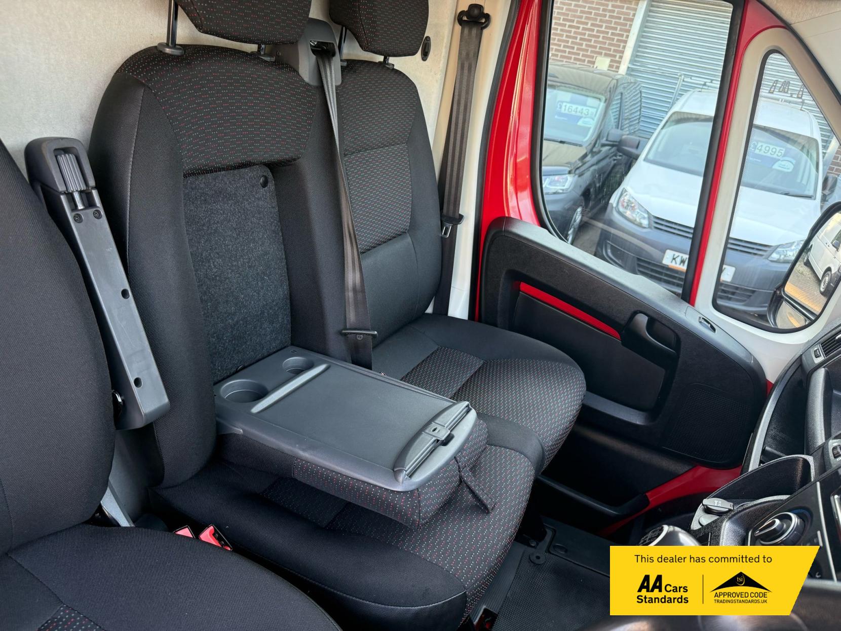 Peugeot Boxer 2.2 BlueHDi 335 Professional Panel Van 5dr Diesel Manual L3 H2 Euro 6 (s/s) (140 ps)