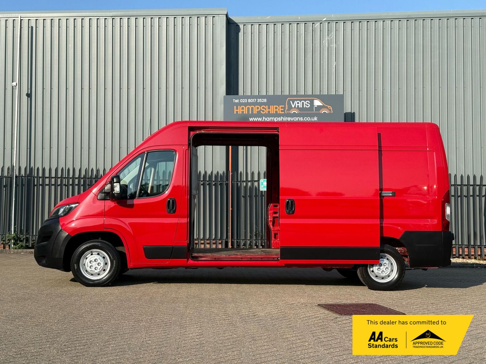 Peugeot Boxer 2.2 BlueHDi 335 Professional Panel Van 5dr Diesel Manual L3 H2 Euro 6 (s/s) (140 ps)