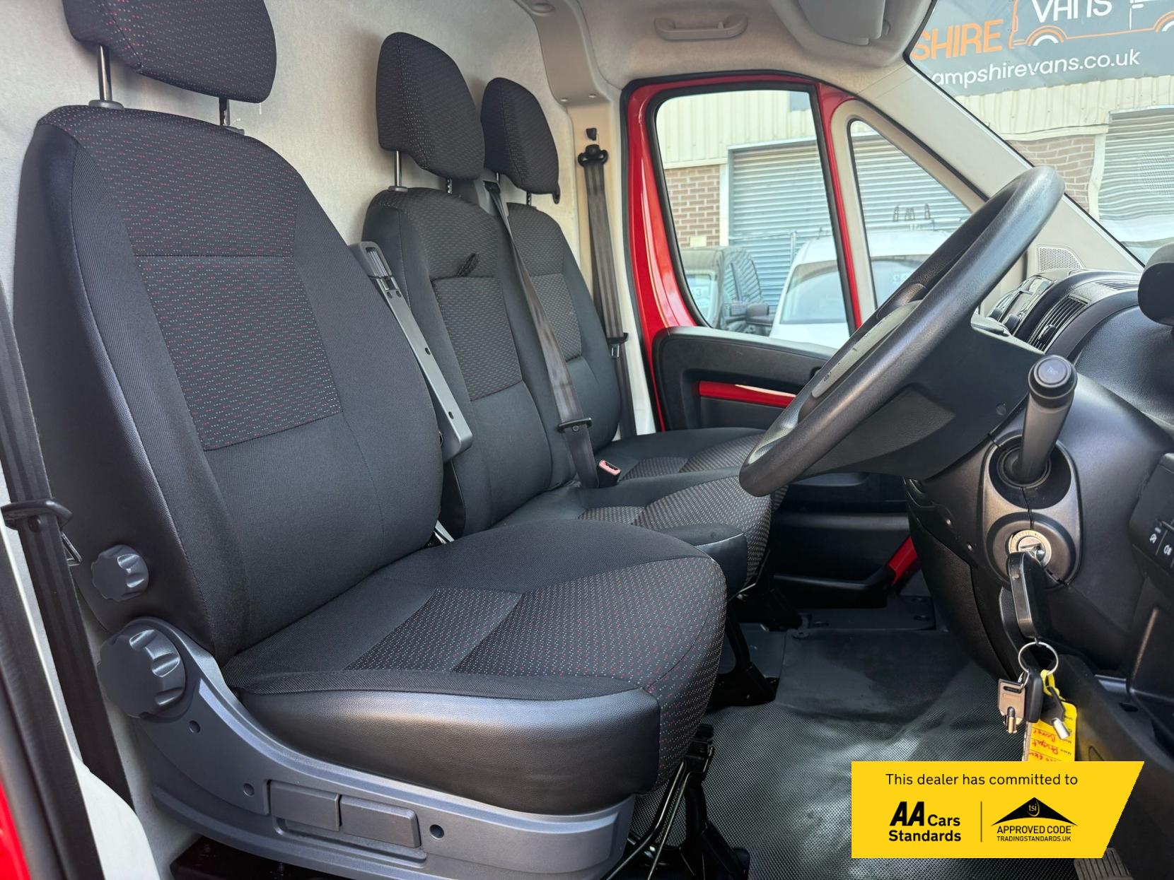 Peugeot Boxer 2.2 BlueHDi 335 Professional Panel Van 5dr Diesel Manual L3 H2 Euro 6 (s/s) (140 ps)