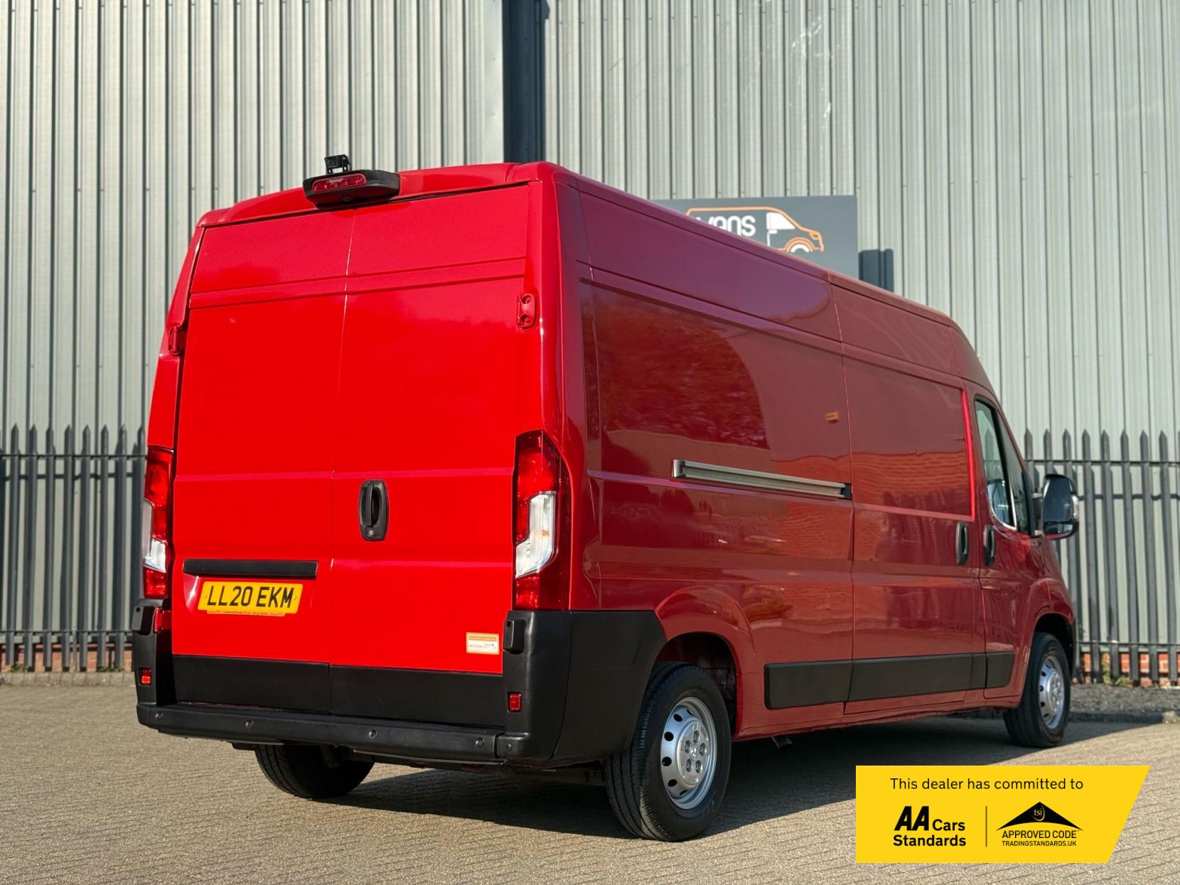 Peugeot Boxer 2.2 BlueHDi 335 Professional Panel Van 5dr Diesel Manual L3 H2 Euro 6 (s/s) (140 ps)