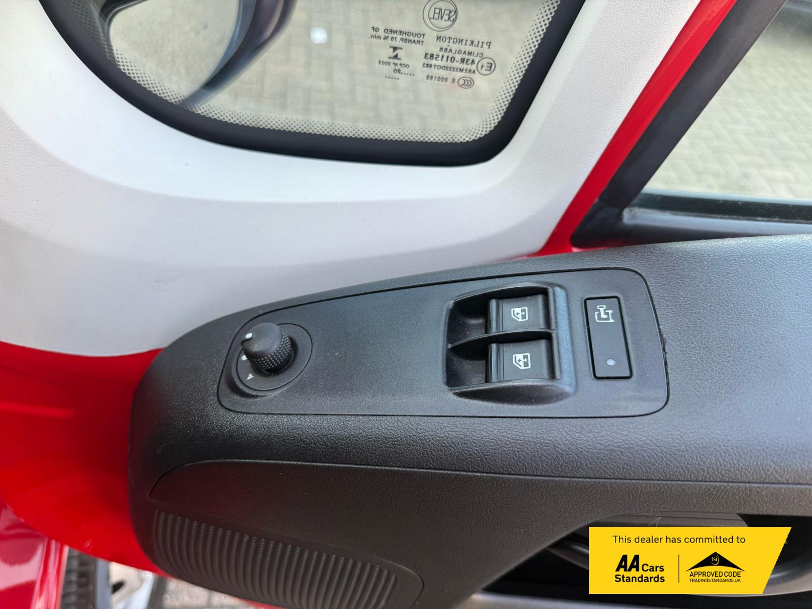 Peugeot Boxer 2.2 BlueHDi 335 Professional Panel Van 5dr Diesel Manual L3 H2 Euro 6 (s/s) (140 ps)