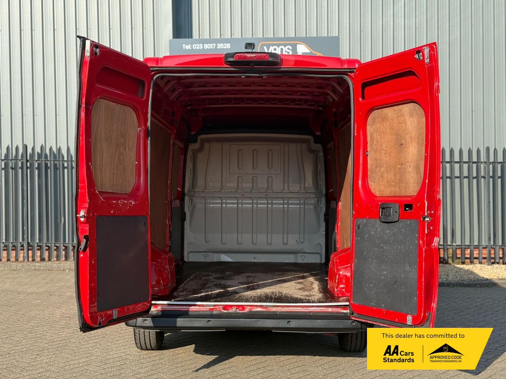 Peugeot Boxer 2.2 BlueHDi 335 Professional Panel Van 5dr Diesel Manual L3 H2 Euro 6 (s/s) (140 ps)
