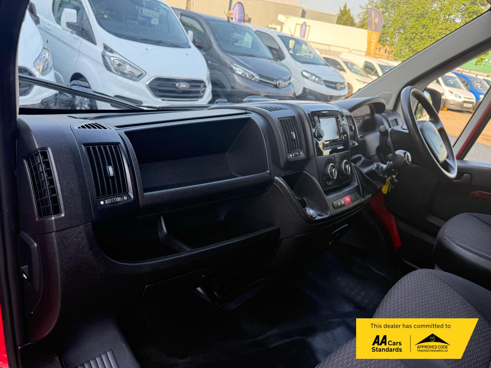 Peugeot Boxer 2.2 BlueHDi 335 Professional Panel Van 5dr Diesel Manual L3 H2 Euro 6 (s/s) (140 ps)