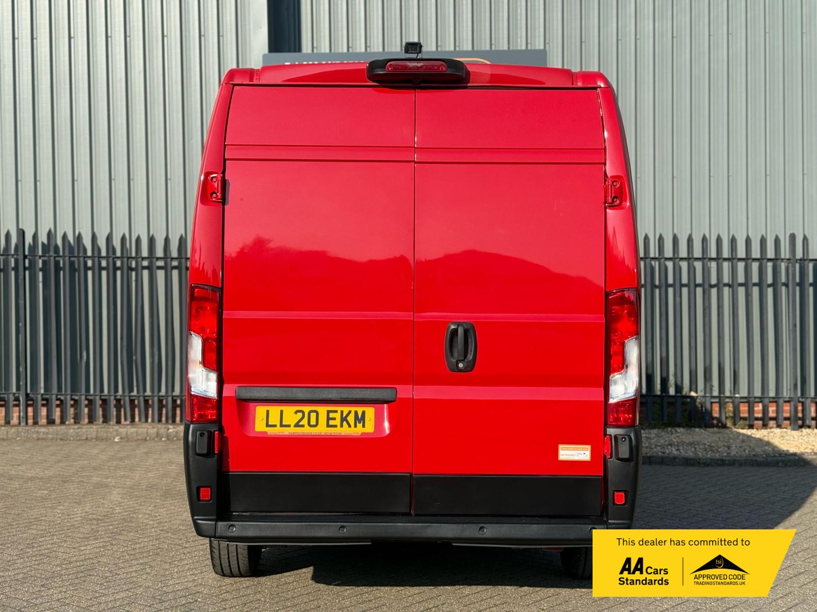 Peugeot Boxer 2.2 BlueHDi 335 Professional Panel Van 5dr Diesel Manual L3 H2 Euro 6 (s/s) (140 ps)