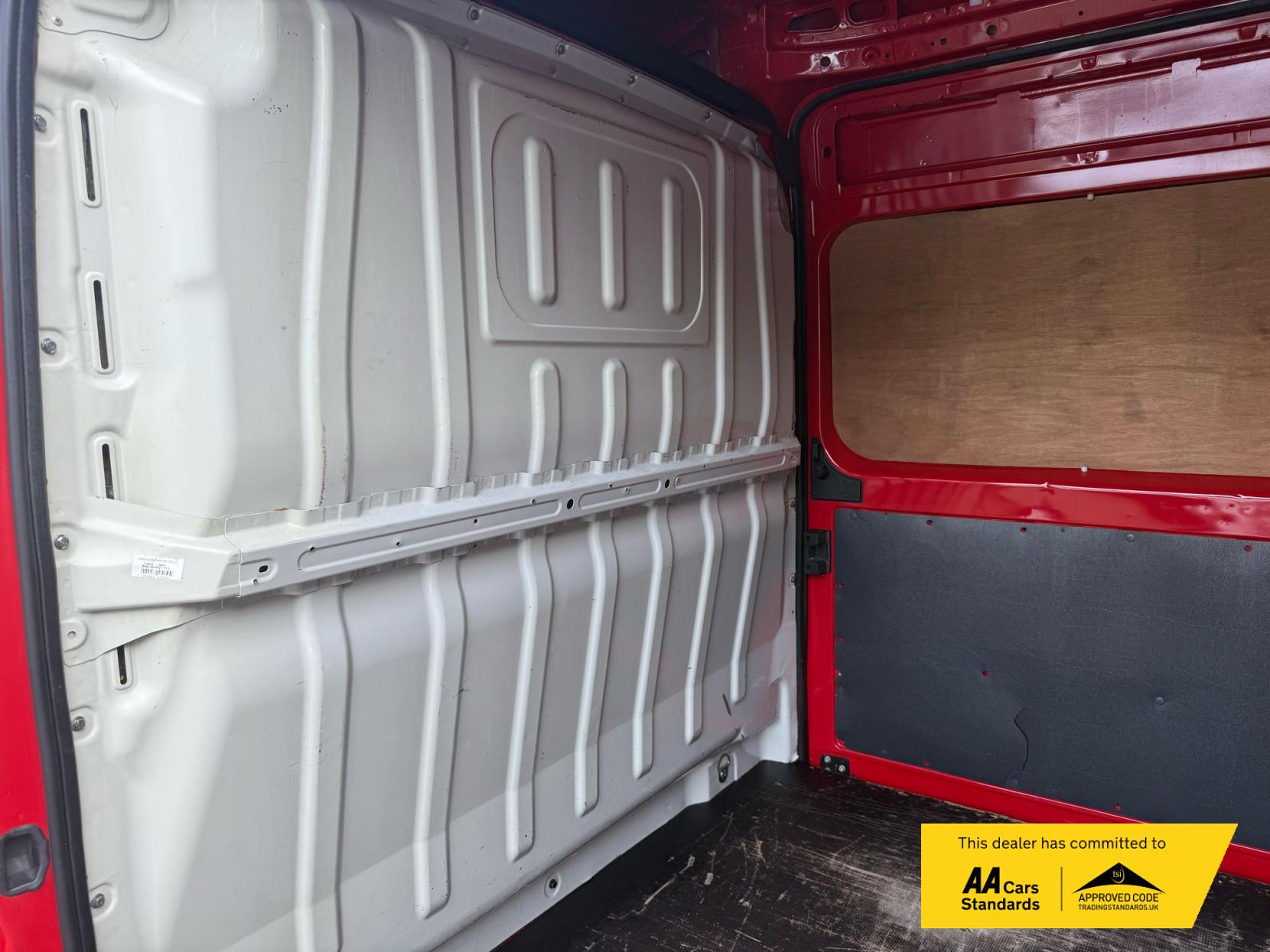 Peugeot Boxer 2.2 BlueHDi 335 Professional Panel Van 5dr Diesel Manual L3 H2 Euro 6 (s/s) (140 ps)