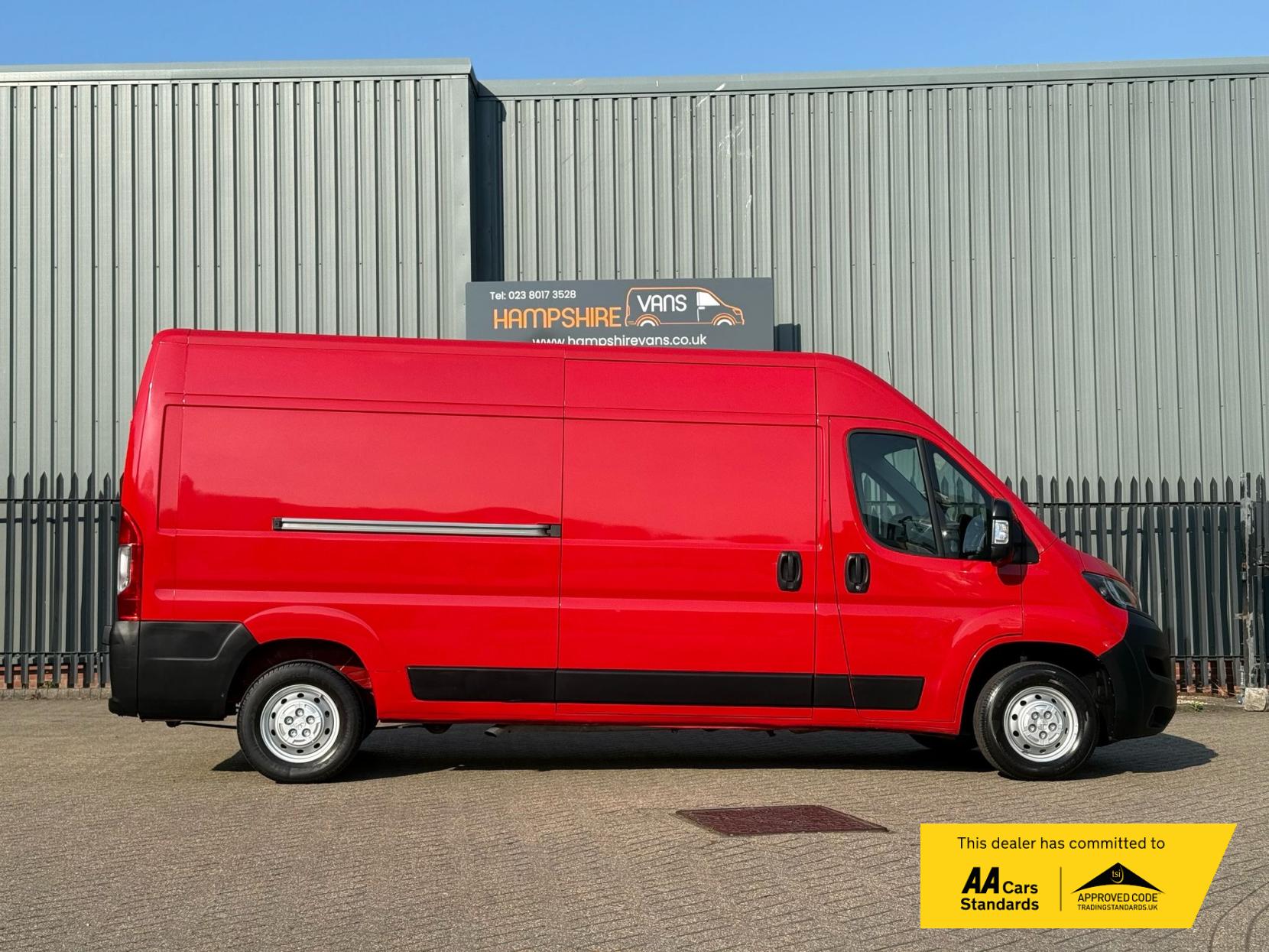 Peugeot Boxer 2.2 BlueHDi 335 Professional Panel Van 5dr Diesel Manual L3 H2 Euro 6 (s/s) (140 ps)