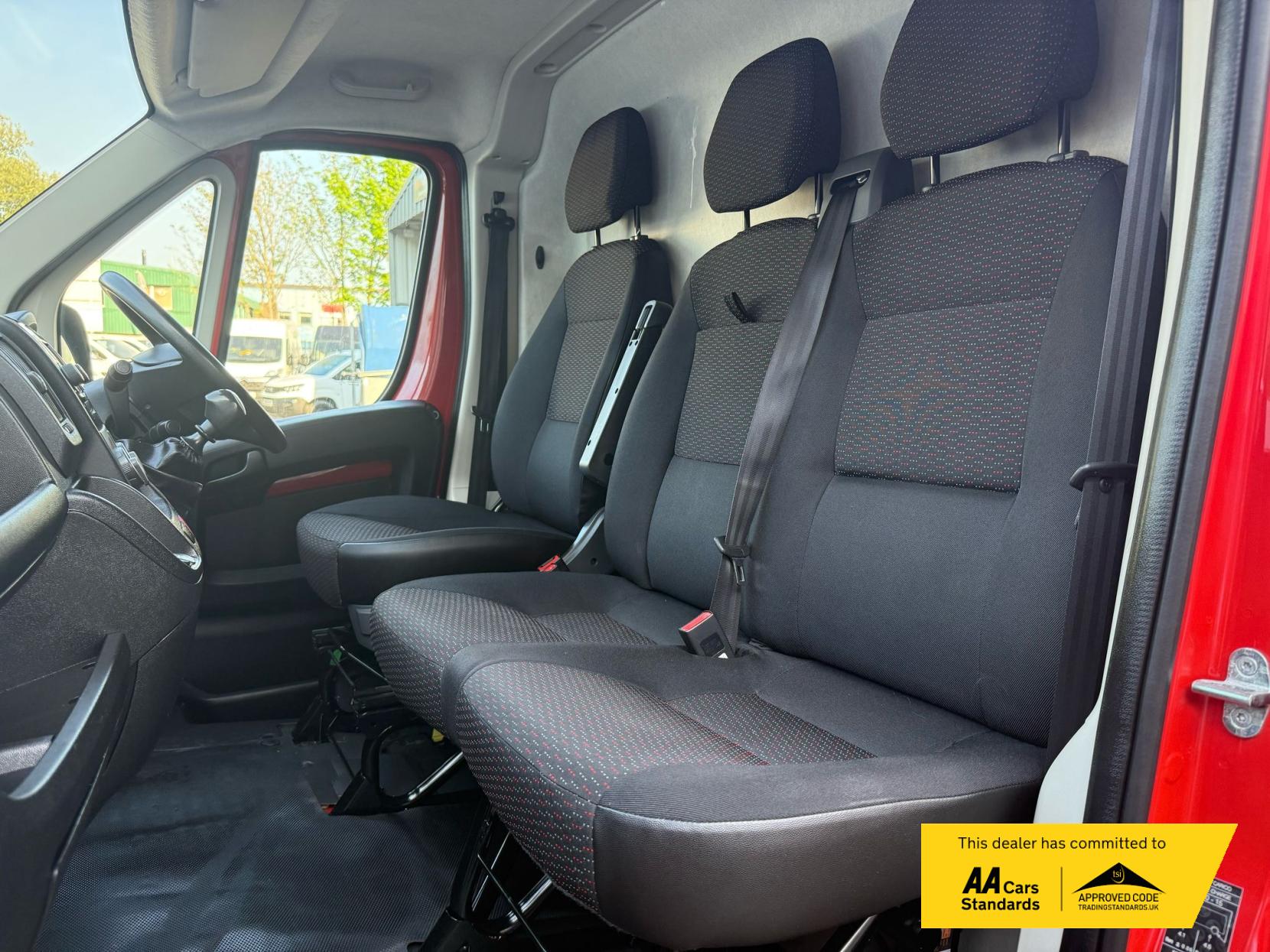 Peugeot Boxer 2.2 BlueHDi 335 Professional Panel Van 5dr Diesel Manual L3 H2 Euro 6 (s/s) (140 ps)