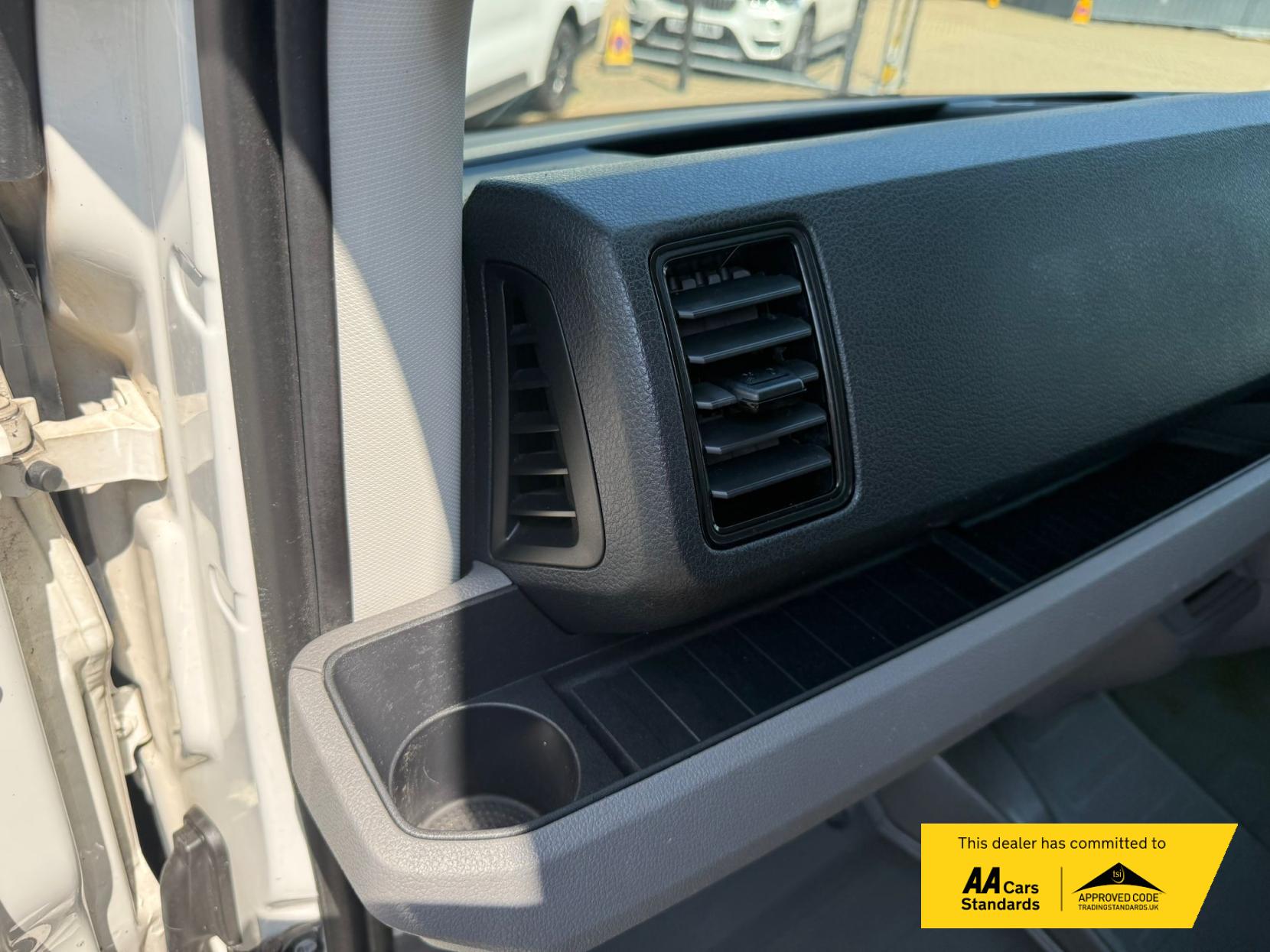 Volkswagen Crafter 2.0 Startline Luton (2011 - 2020)