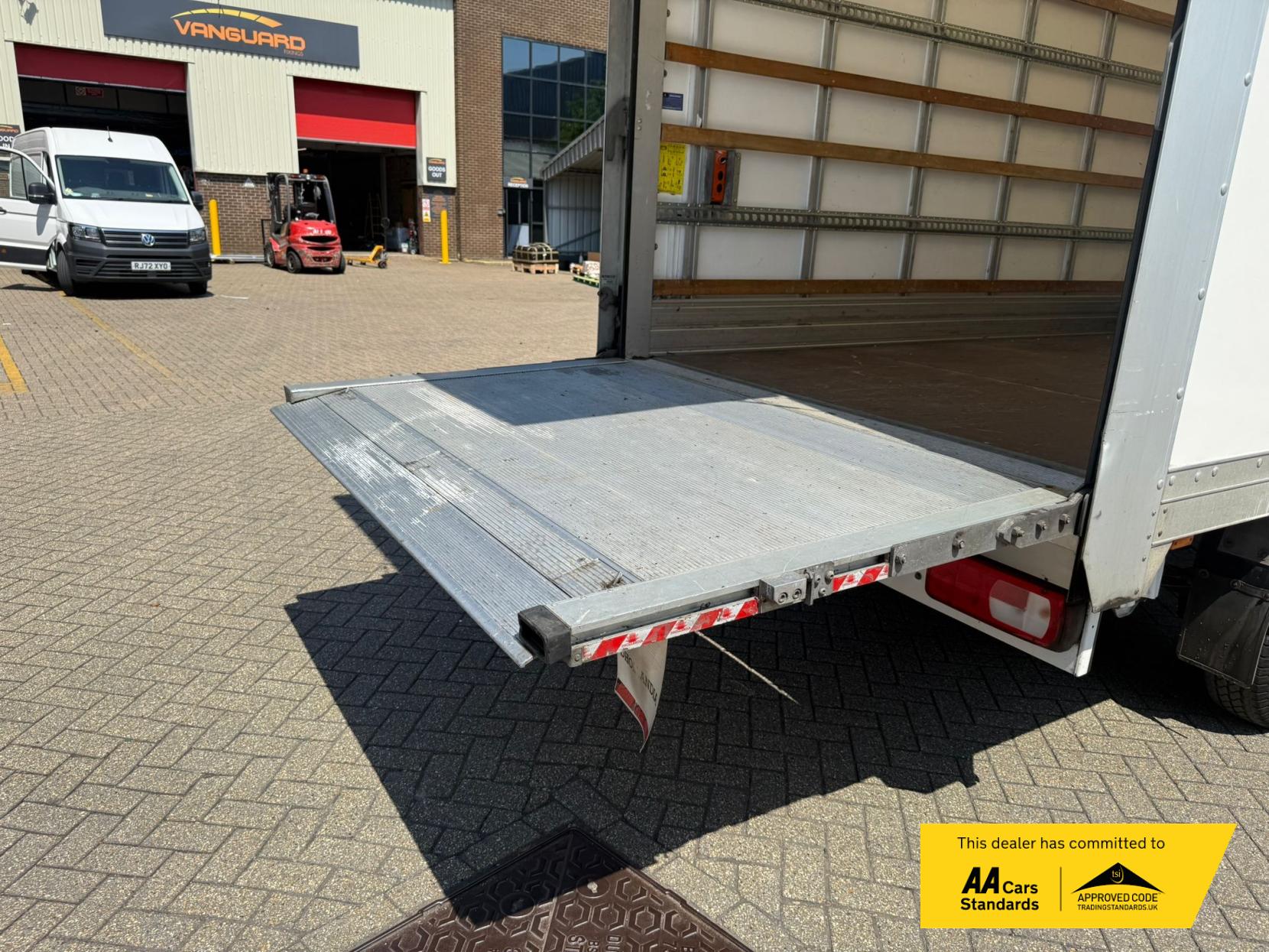 Volkswagen Crafter 2.0 Startline Luton (2011 - 2020)