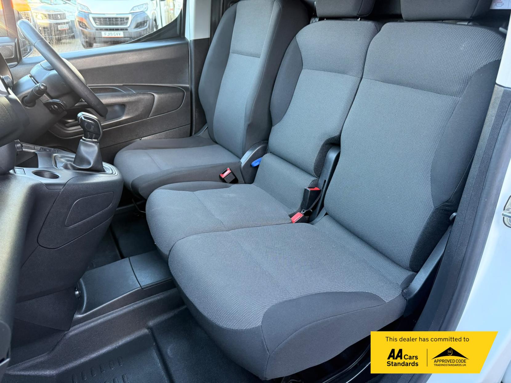 2021 Citroen Berlingo 1.5 BlueHDi 650 Enterprise M Panel Van 5dr Diesel Manual SWB Euro 6 (s/s) (75 ps) - Thumbnail 20