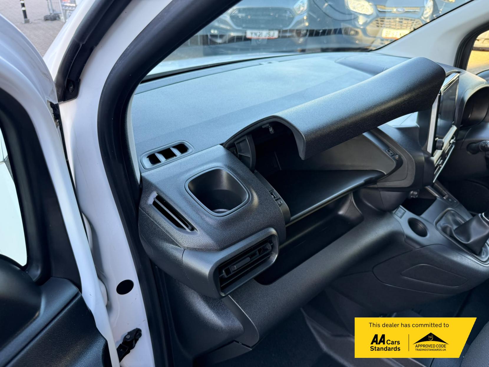 2021 Citroen Berlingo 1.5 BlueHDi 650 Enterprise M Panel Van 5dr Diesel Manual SWB Euro 6 (s/s) (75 ps) - Thumbnail 31