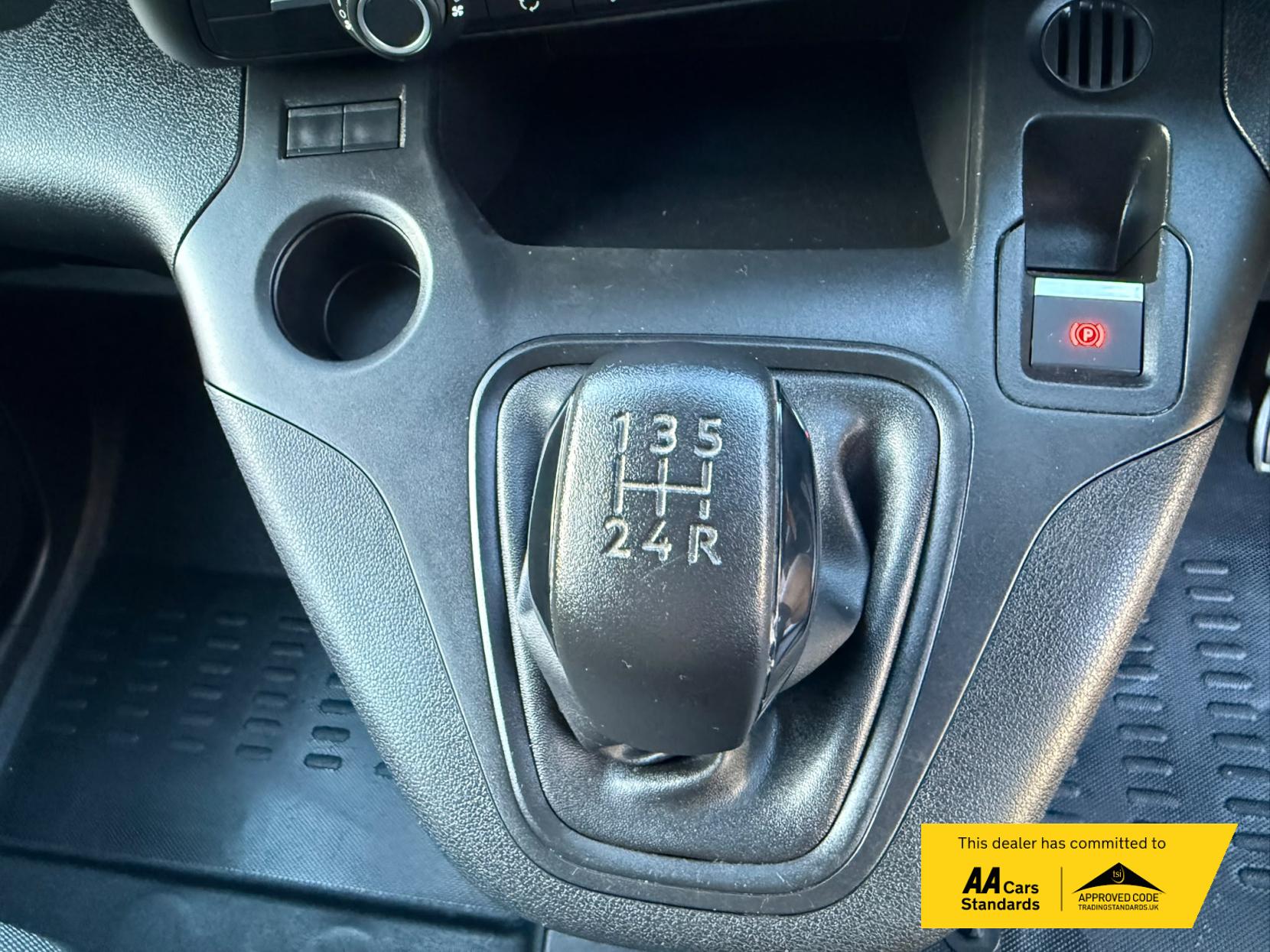 2021 Citroen Berlingo 1.5 BlueHDi 650 Enterprise M Panel Van 5dr Diesel Manual SWB Euro 6 (s/s) (75 ps) - Thumbnail 40