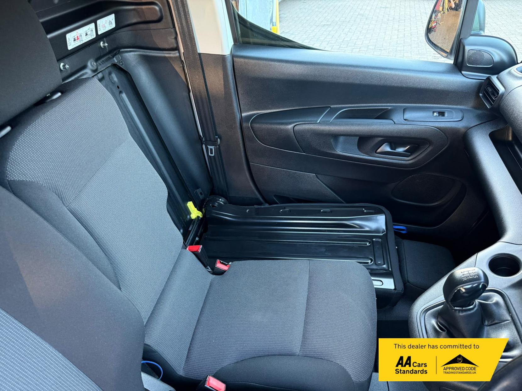 2021 Citroen Berlingo 1.5 BlueHDi 650 Enterprise M Panel Van 5dr Diesel Manual SWB Euro 6 (s/s) (75 ps) - Thumbnail 24