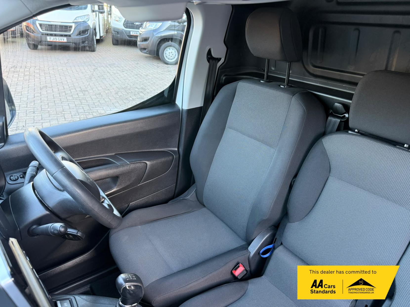 2021 Citroen Berlingo 1.5 BlueHDi 650 Enterprise M Panel Van 5dr Diesel Manual SWB Euro 6 (s/s) (75 ps) - Thumbnail 18
