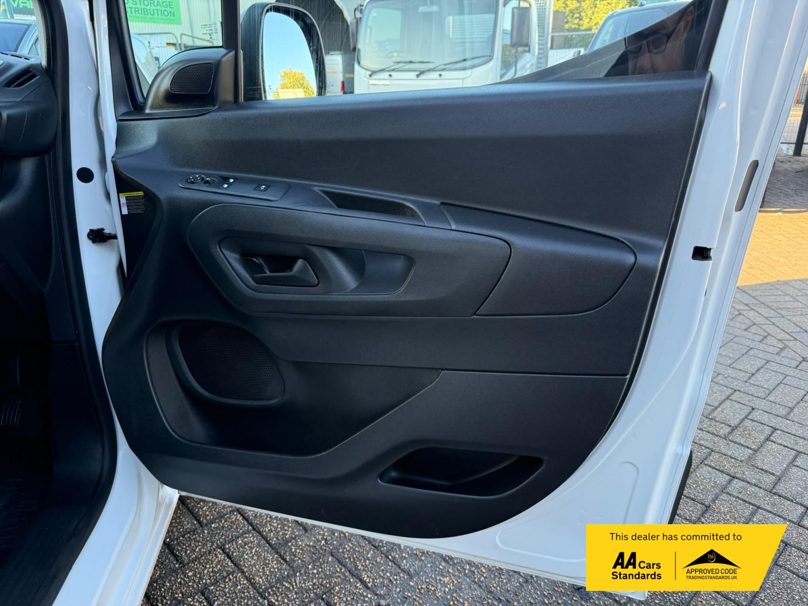 2021 Citroen Berlingo 1.5 BlueHDi 650 Enterprise M Panel Van 5dr Diesel Manual SWB Euro 6 (s/s) (75 ps) - Thumbnail 52