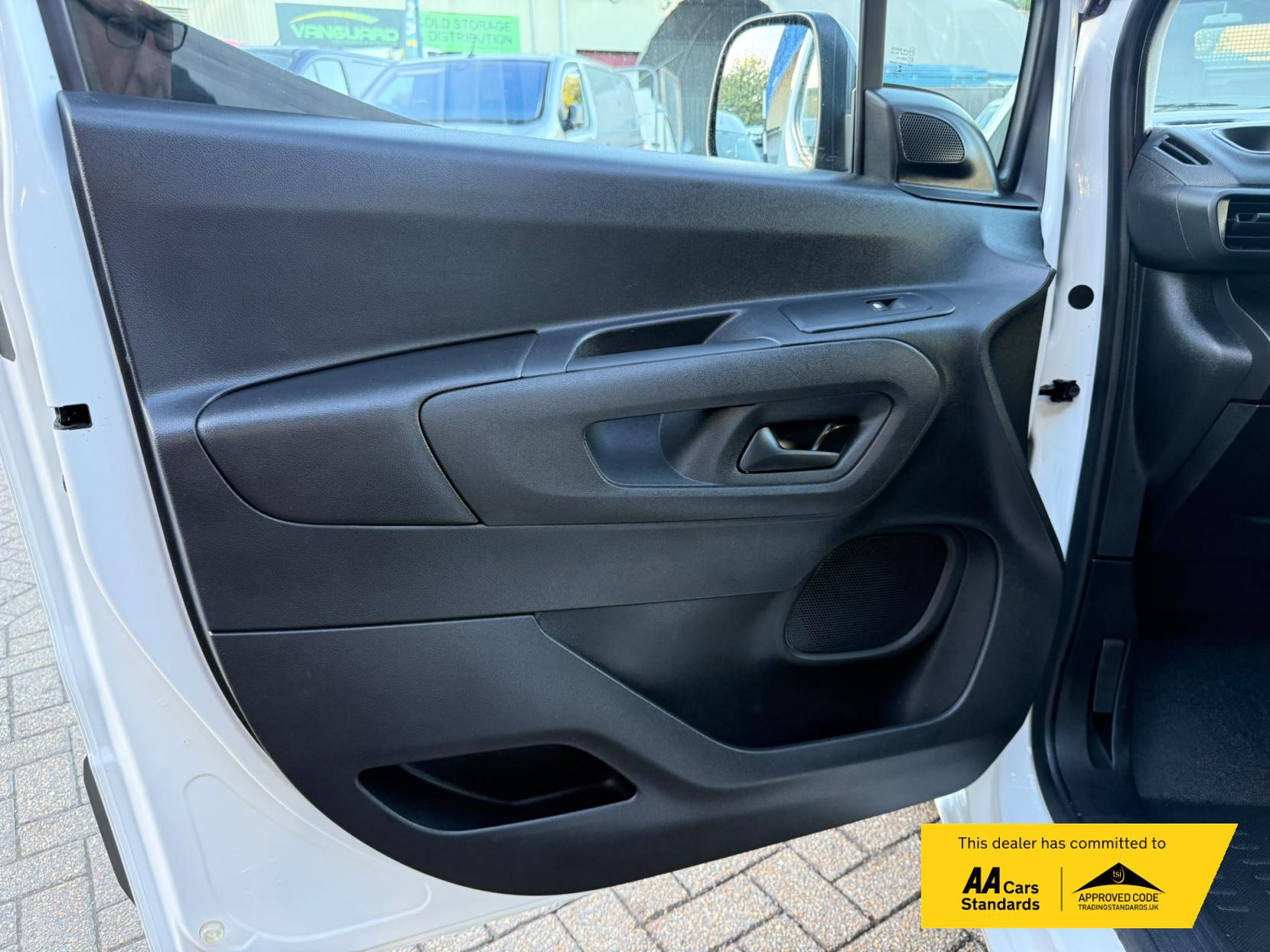 2021 Citroen Berlingo 1.5 BlueHDi 650 Enterprise M Panel Van 5dr Diesel Manual SWB Euro 6 (s/s) (75 ps) - Thumbnail 28