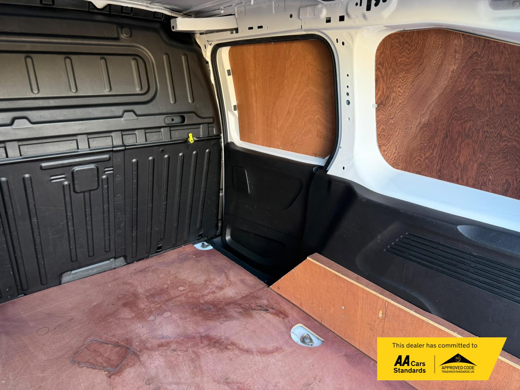 2021 Citroen Berlingo 1.5 BlueHDi 650 Enterprise M Panel Van 5dr Diesel Manual SWB Euro 6 (s/s) (75 ps) - Thumbnail 15